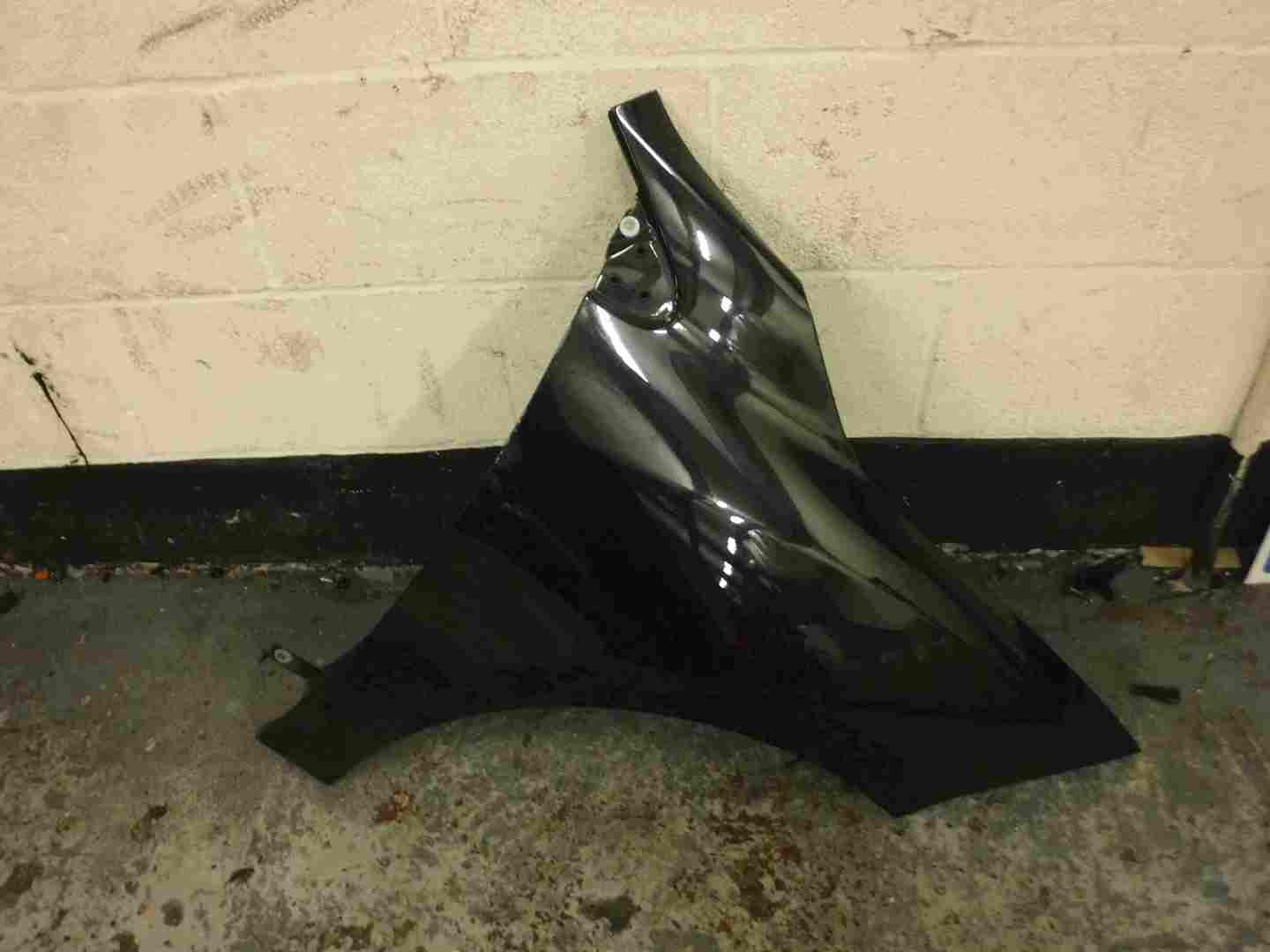 Renault Megane MK3 2008-2014 Drivers OS Wing Black 676