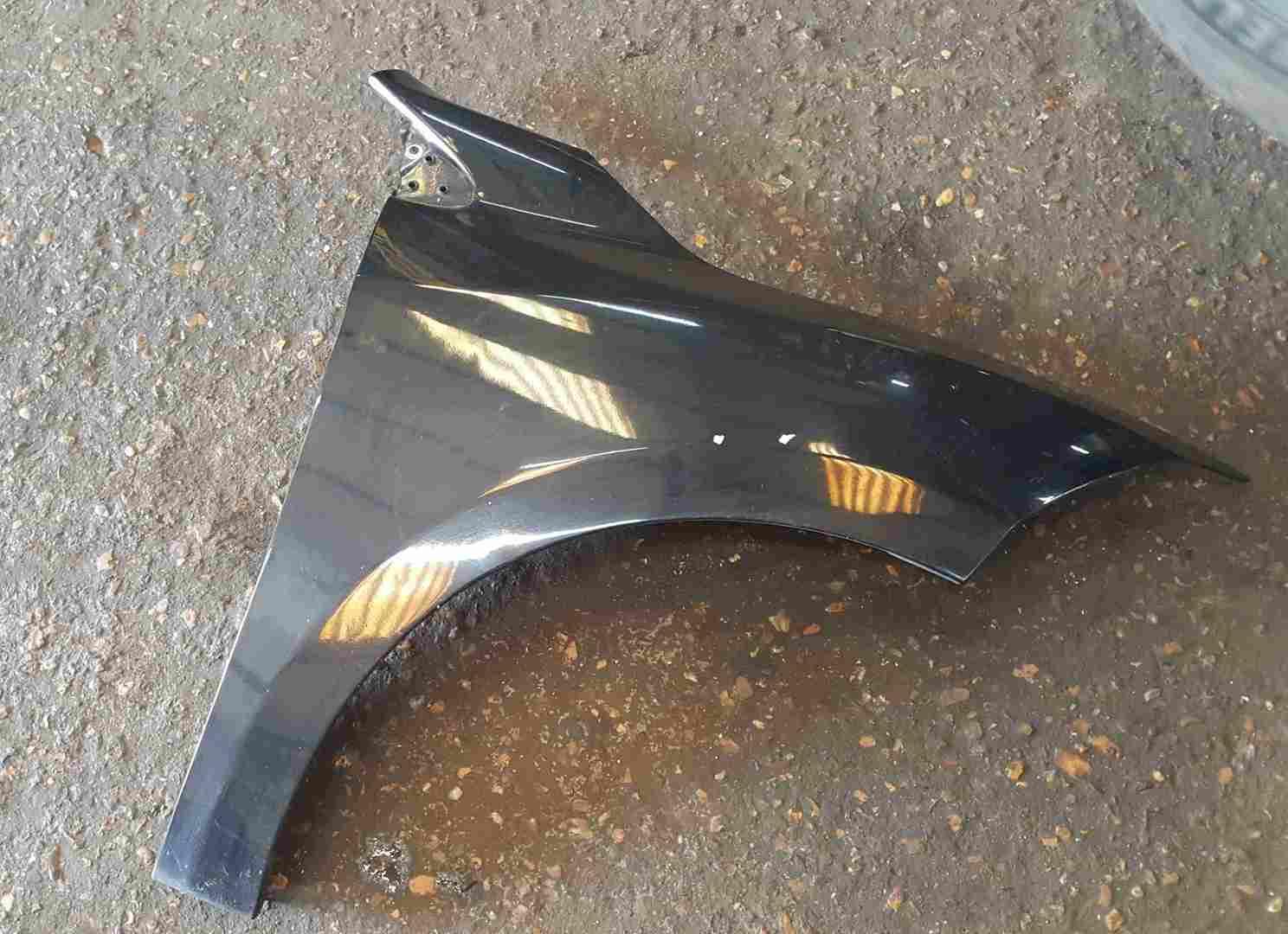 Thumb 3 Renault Megane MK3 2008-2014 Drivers OS Wing Black TEGNE
