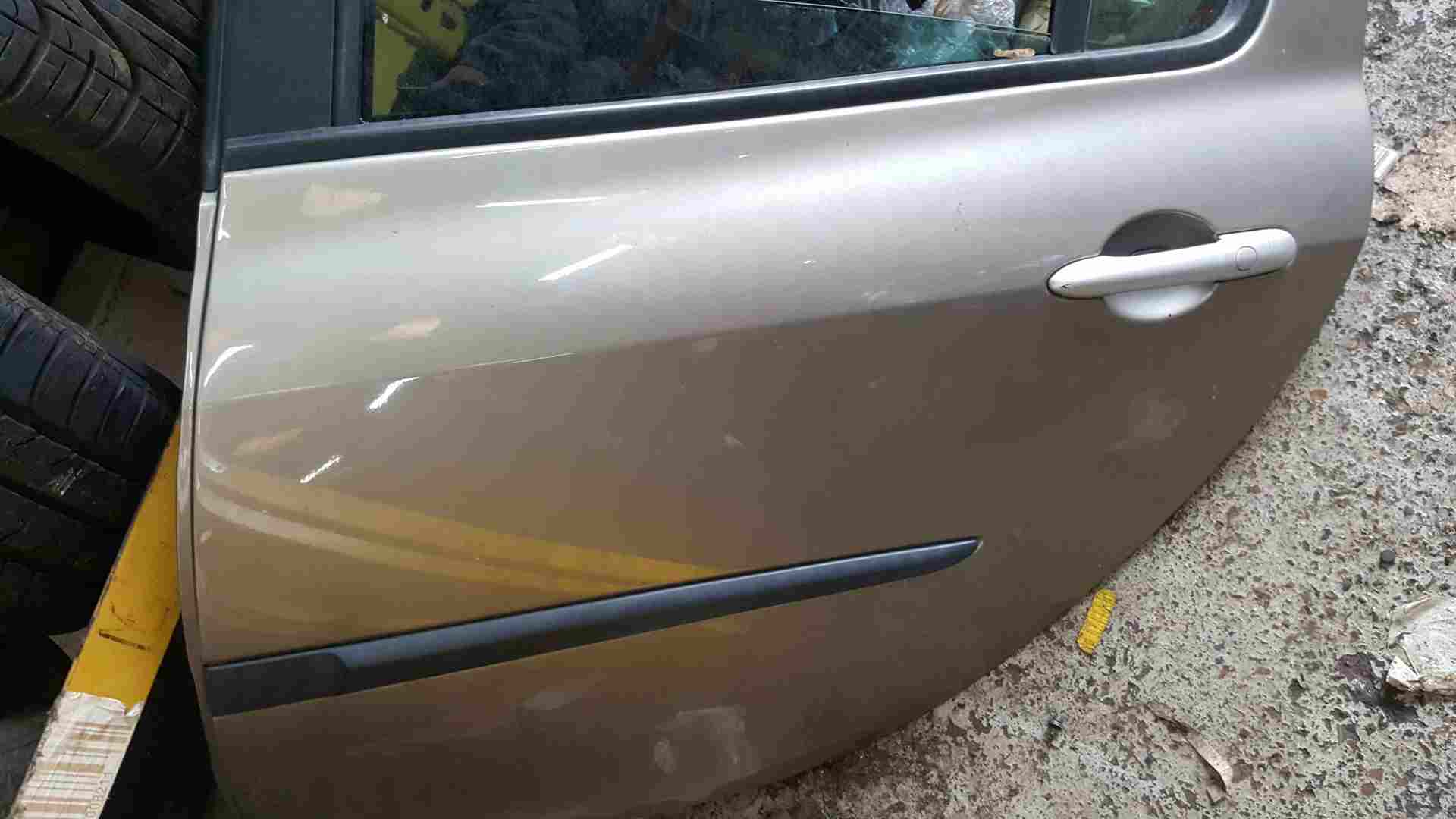 Thumb 3 Renault Clio MK3 2005-2012 Passenger NSR Rear Door Tehnk