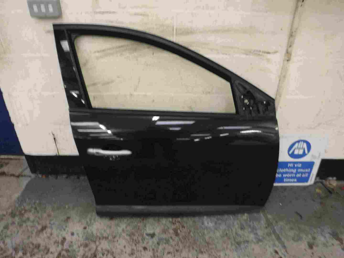 Renault Megane MK3 2008-2014 Drivers OSF Front Door Black 676