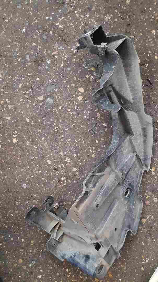 Renault Megane MK3 2008-2014 Drivers OSF Front Headlight Bracket 622220003R