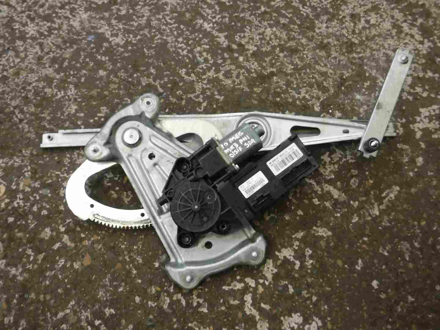 Renault Megane MK3 2008-2014 Drivers OSF Front Window Motor + Regulator 5dr