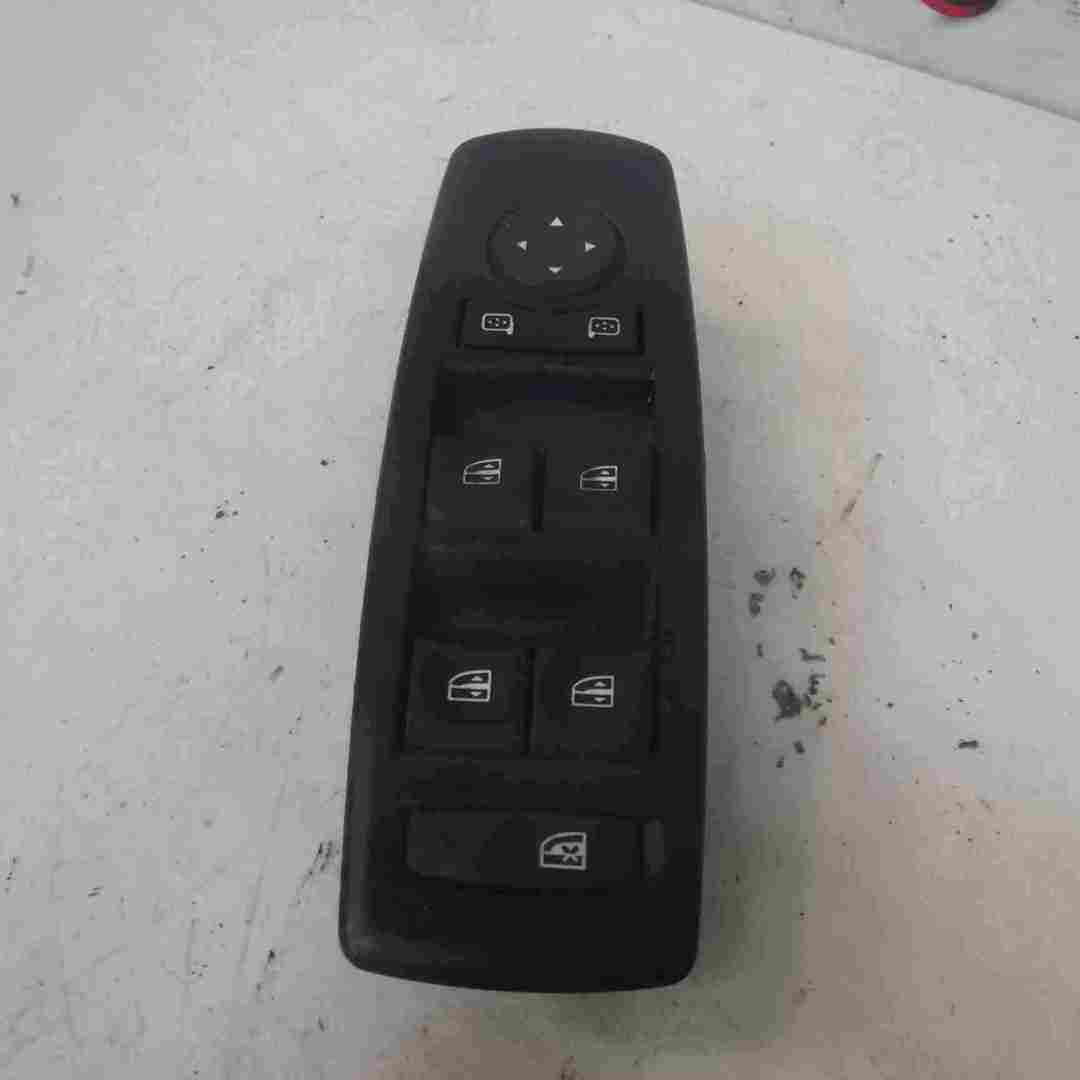 Renault Megane MK3 2008-2014 Drivers OSF Front Window Switches Panel 809610007R