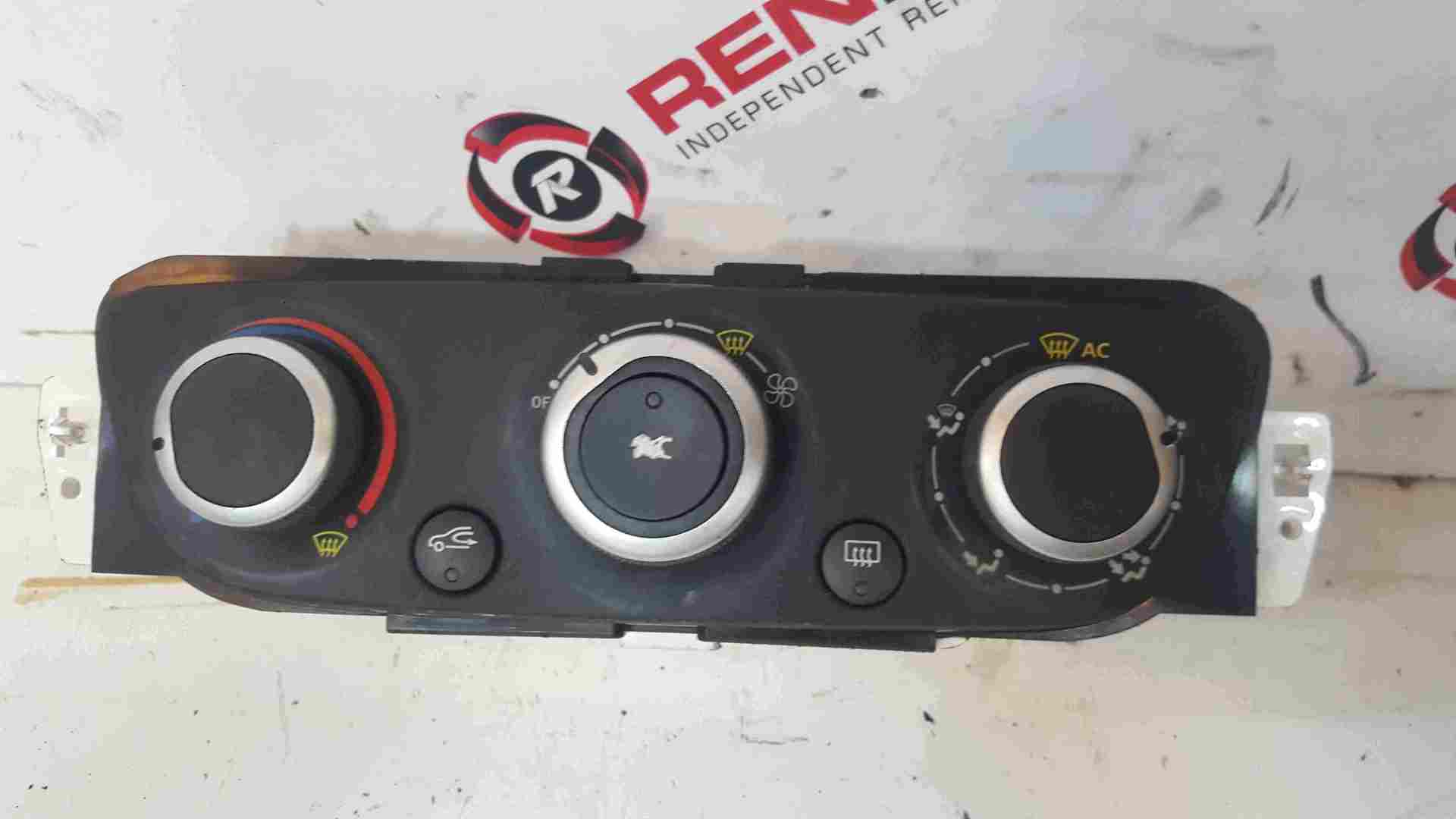 Thumb 3 Renault Megane MK3 2008-2014 Heater Control Panel