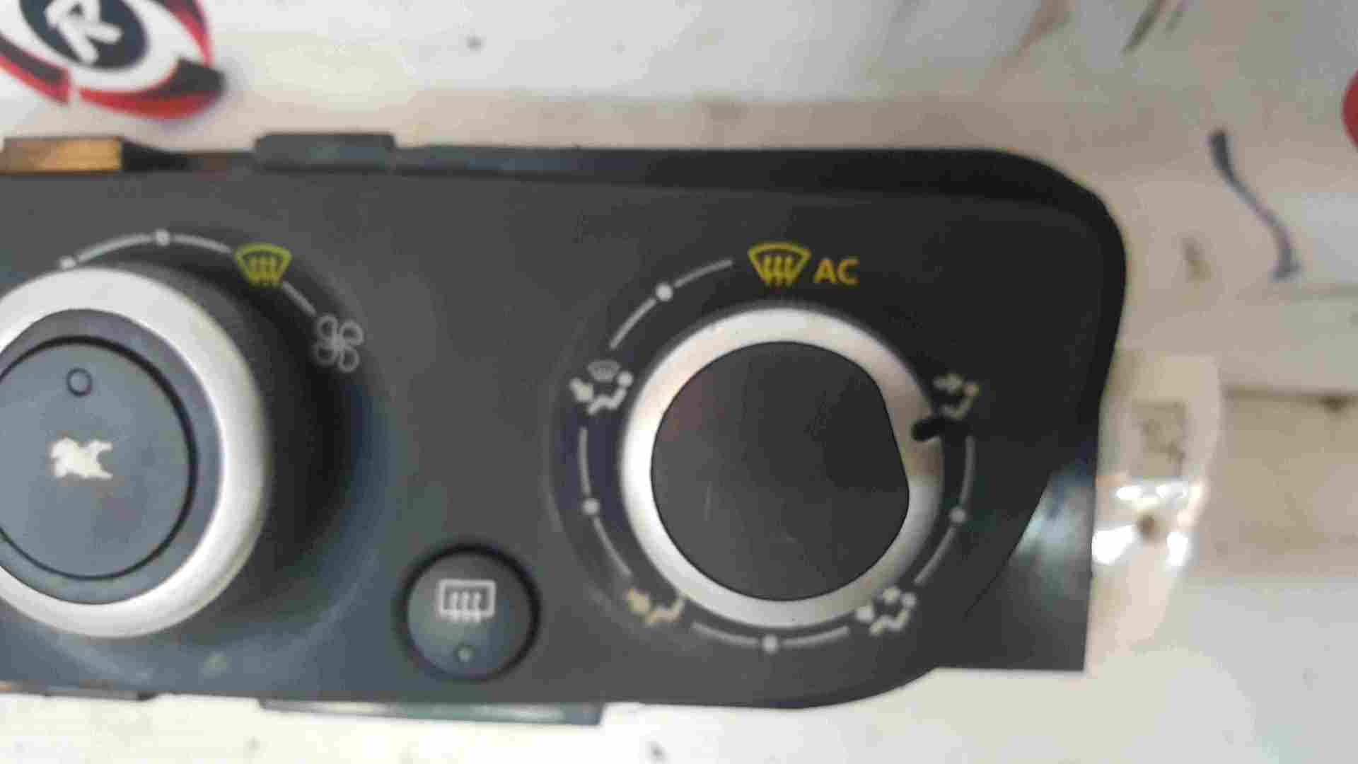 Thumb 4 Renault Megane MK3 2008-2014 Heater Control Panel