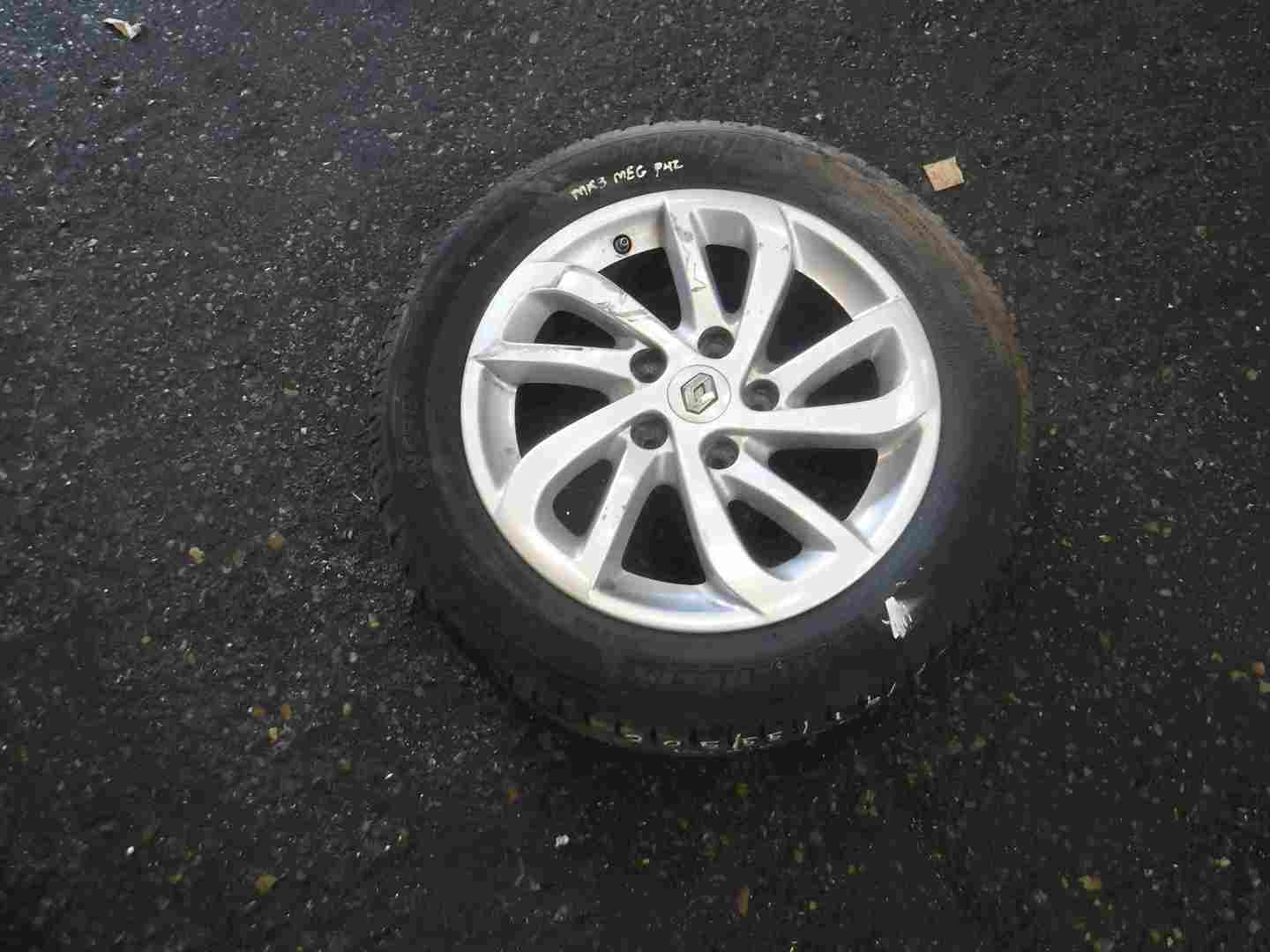 Renault Megane MK3 2008-2014 Kaleido Alloy Wheel  Tyre 205 55 16 6mm Tread 3/5