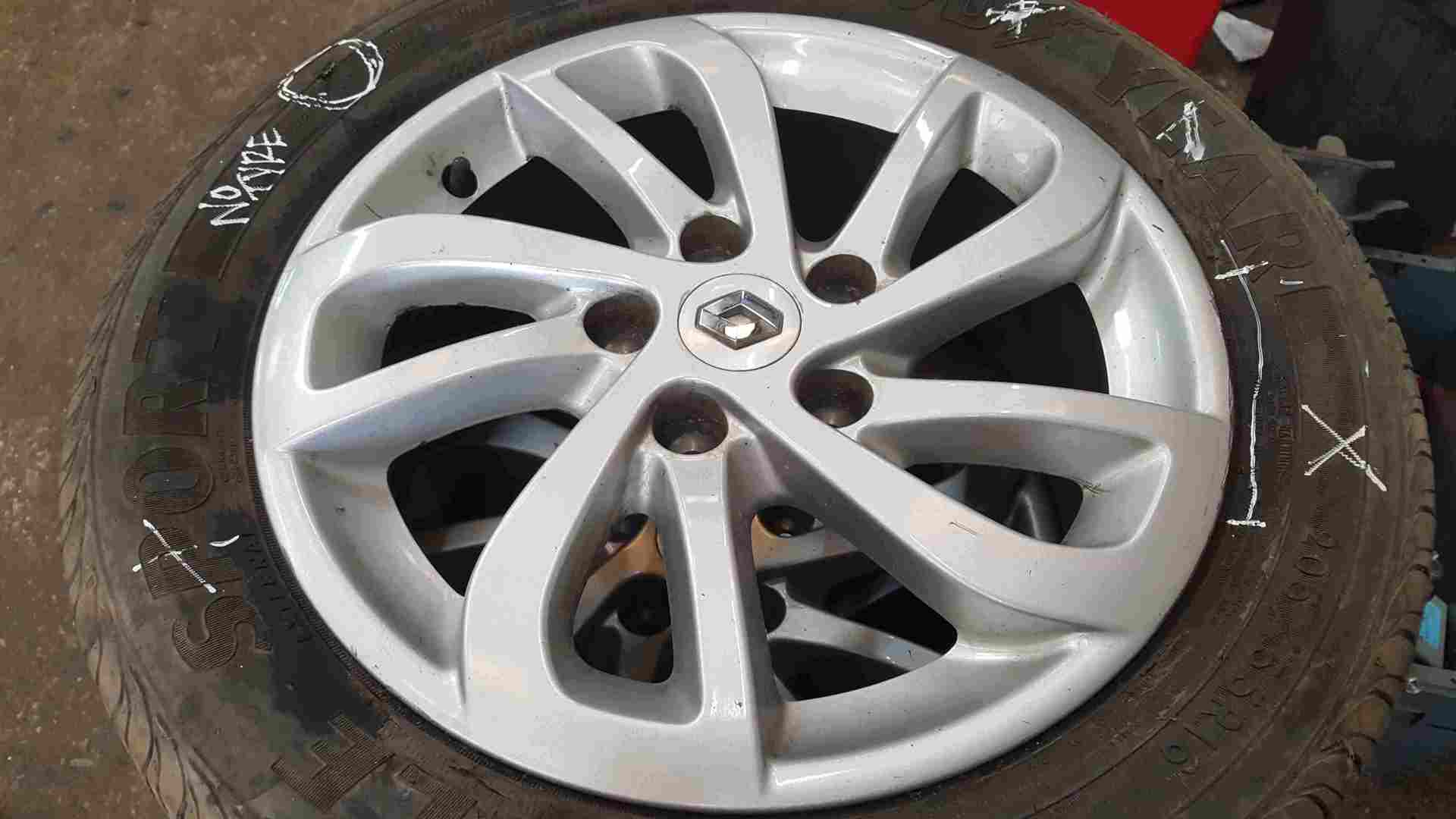 Thumb 3 Renault Megane MK3 2008-2014 Kaleido Alloy Wheel 16inch 3/5 403004042r
