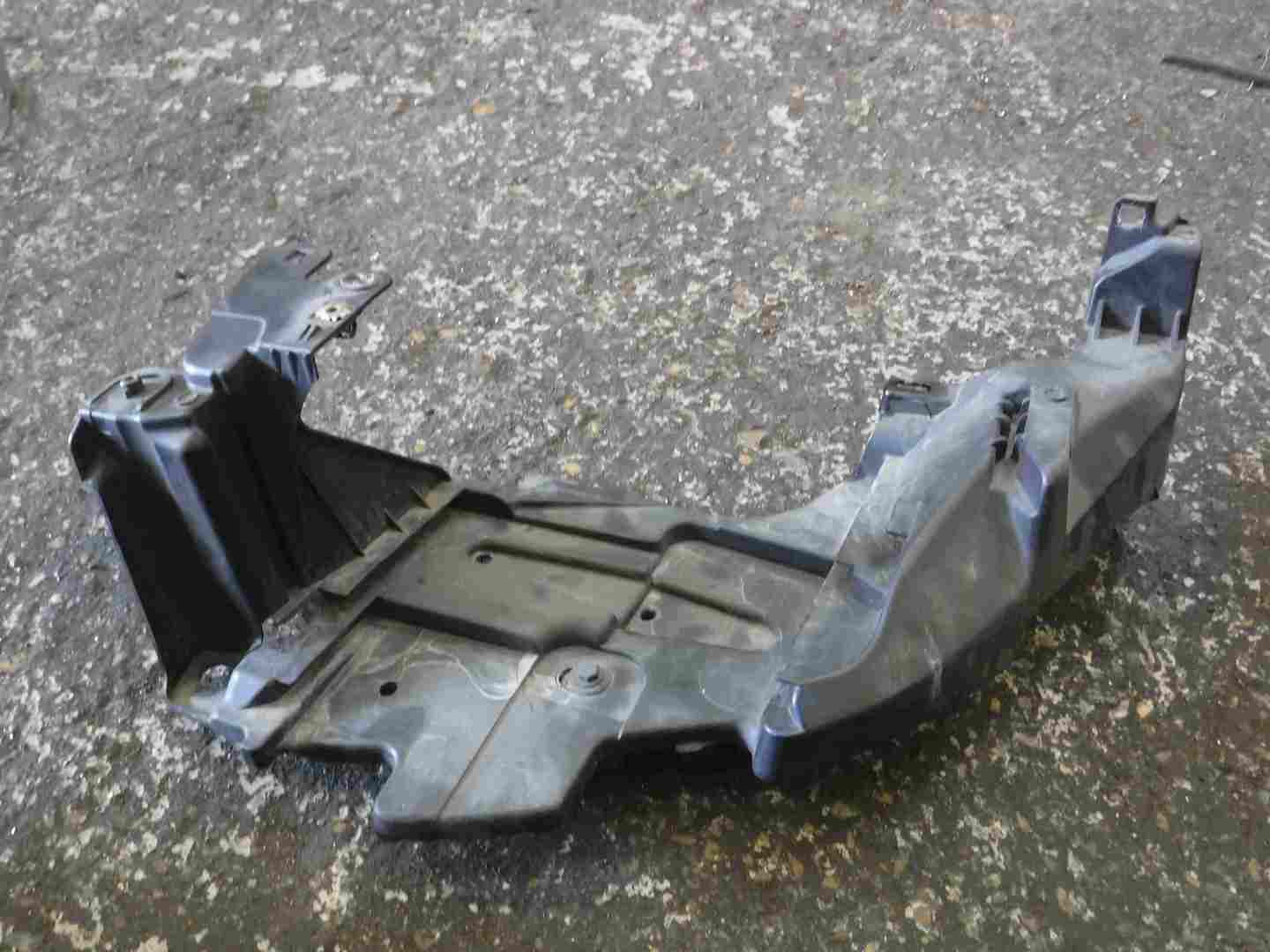 Renault Megane MK3 2008-2014 Passenger NSF Front Bumper Bracket 622230005R
