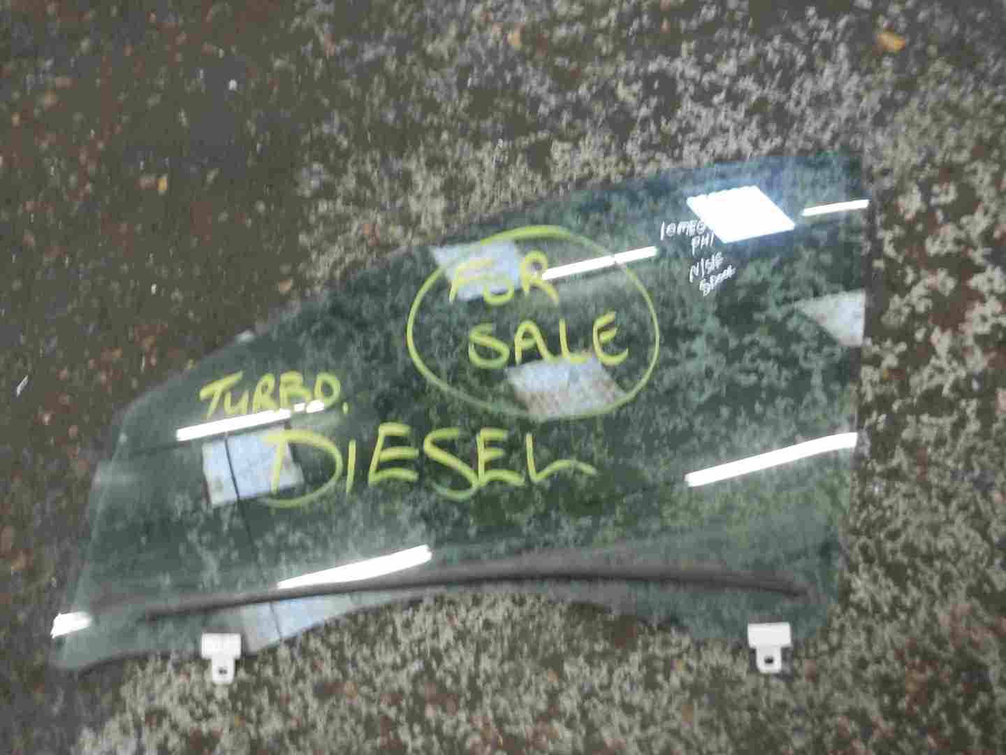 Renault Megane MK3 2008-2014 Passenger NSF Front Window Glass 5dr