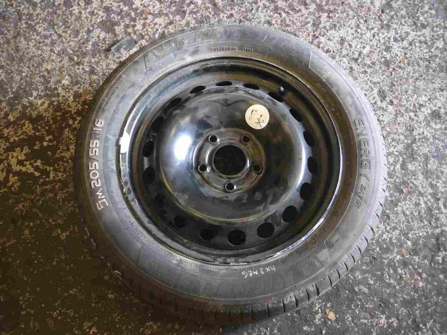 Renault Megane MK3 2008-2014 Steel Wheel Rim + Tyre 205 55 16 5mm Tread 3/5