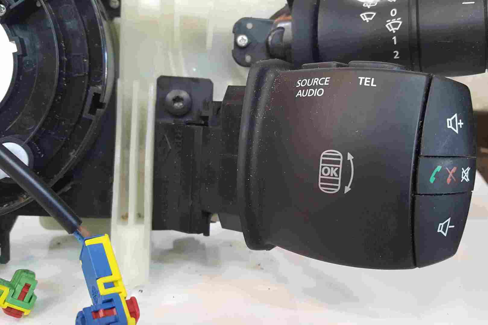 Thumb 2 Renault Megane MK3 2008-2014 Steering Wheel Squib Clock Spring Cruise Control