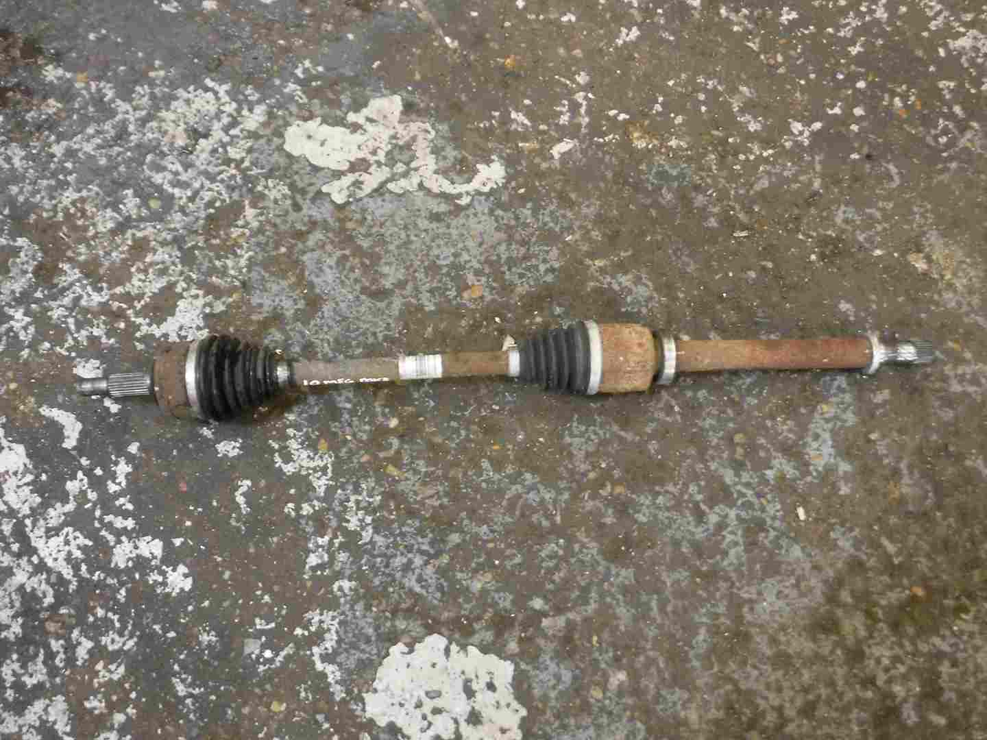 Renault Megane MK3 2008-2016 1.5 dCi Drivers OSF Front Driveshaft 8200725500