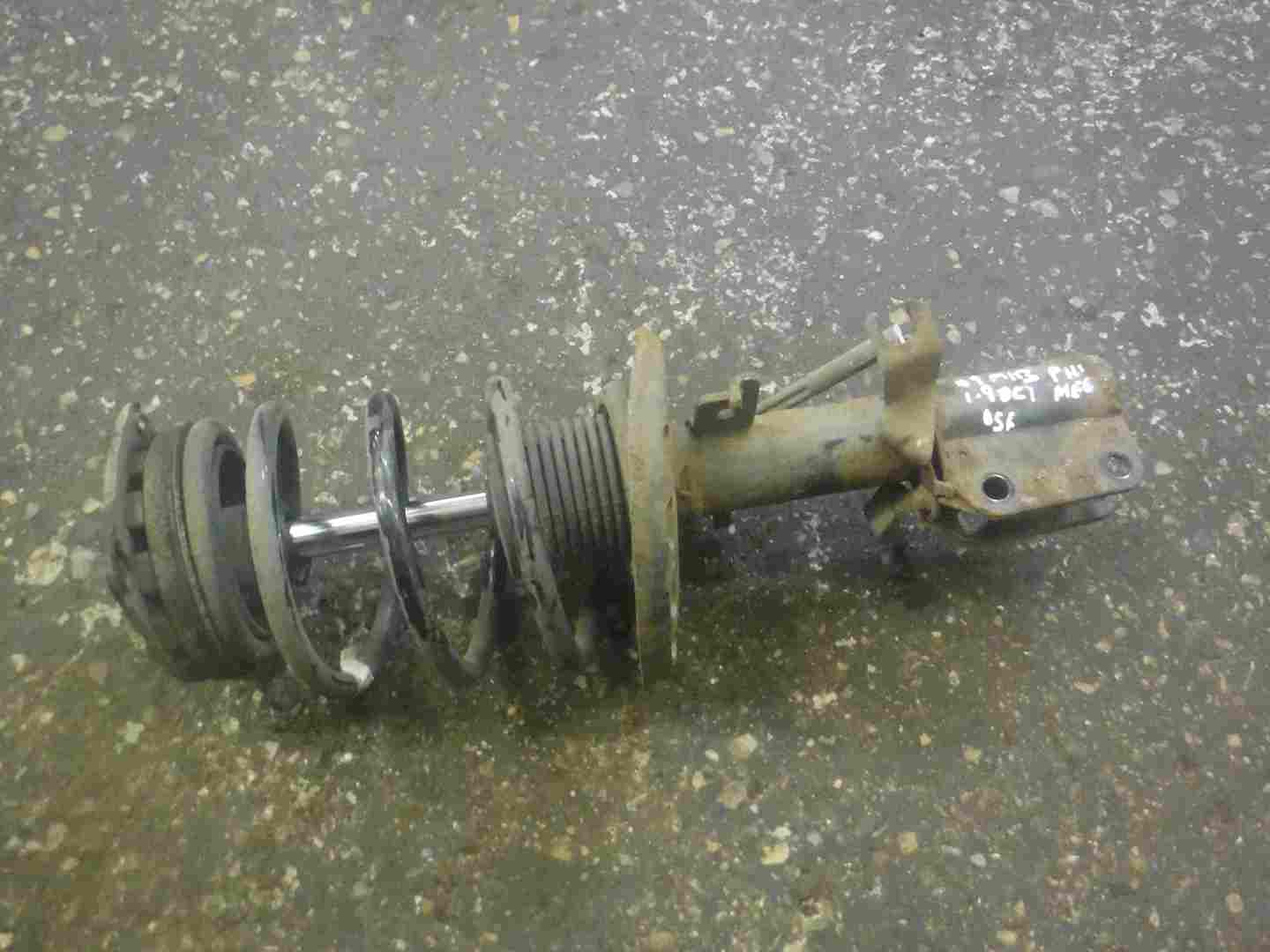 Renault Megane MK3 2008-2016 1.9 dCi Drivers OSF Front Spring Strut Leg