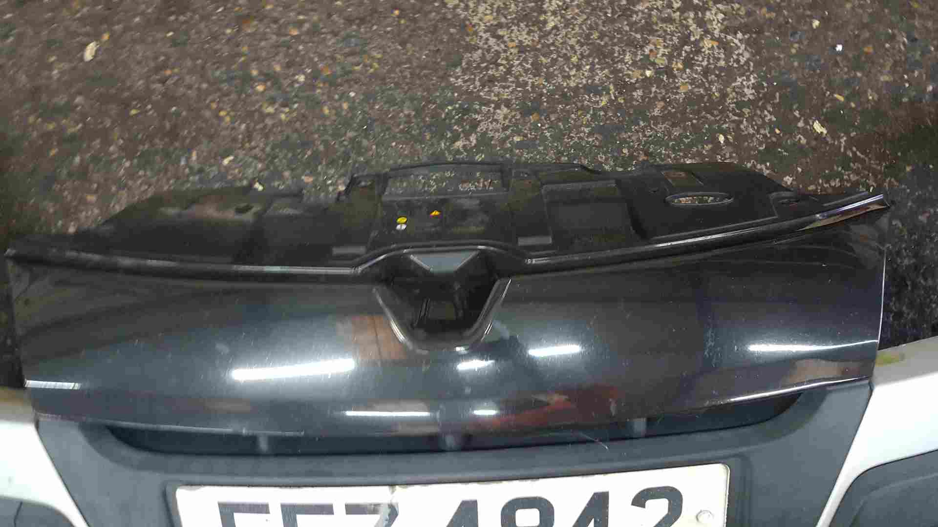 Thumb 7 Renault Megane MK3 Coupe 2008-2012 Front Bumper Black 676 Silver Trim FOG Lights