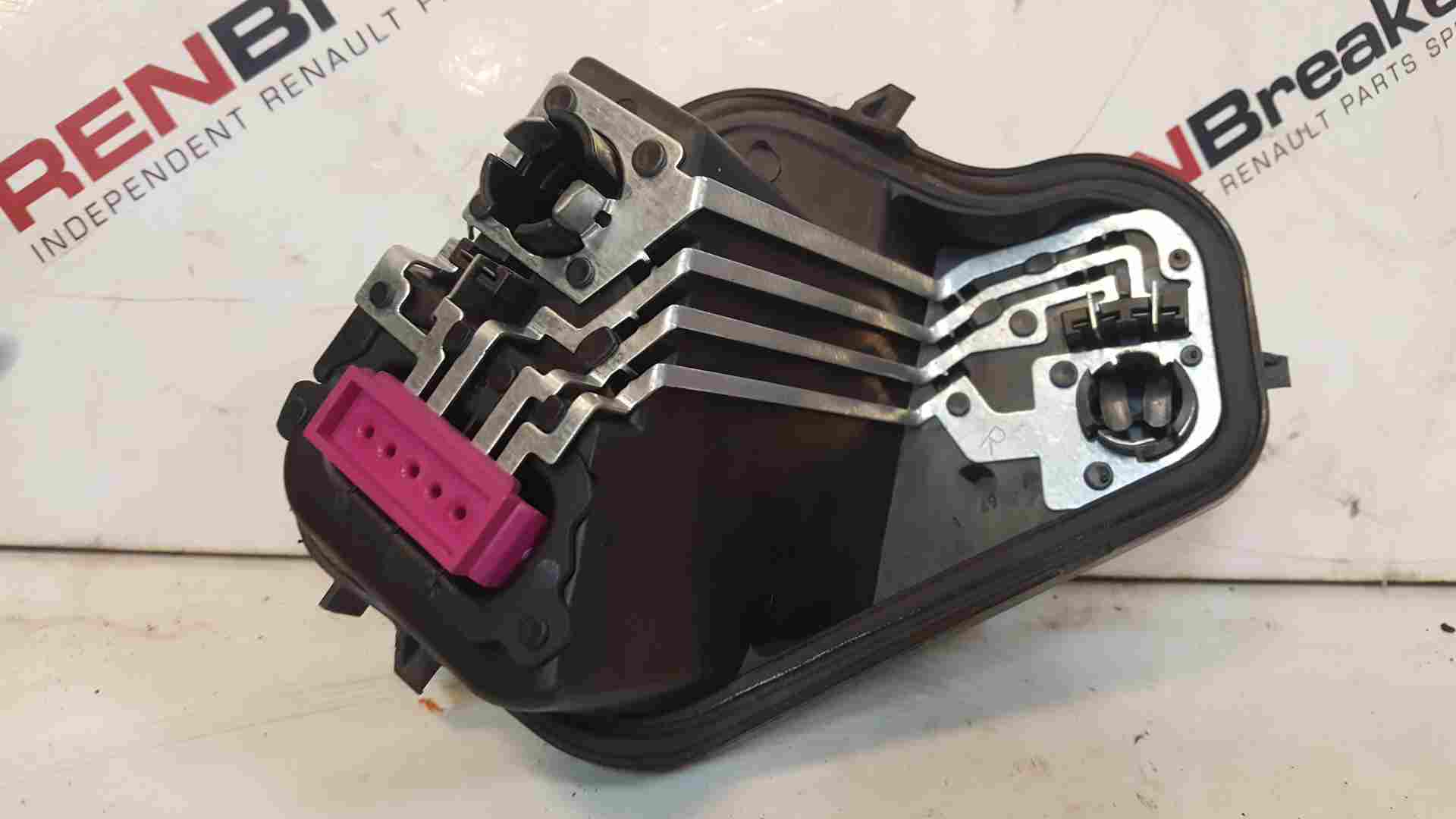 Renault Megane MK3 Estate 2008-2014 Drivers OSR Brake Light Bulb Holder