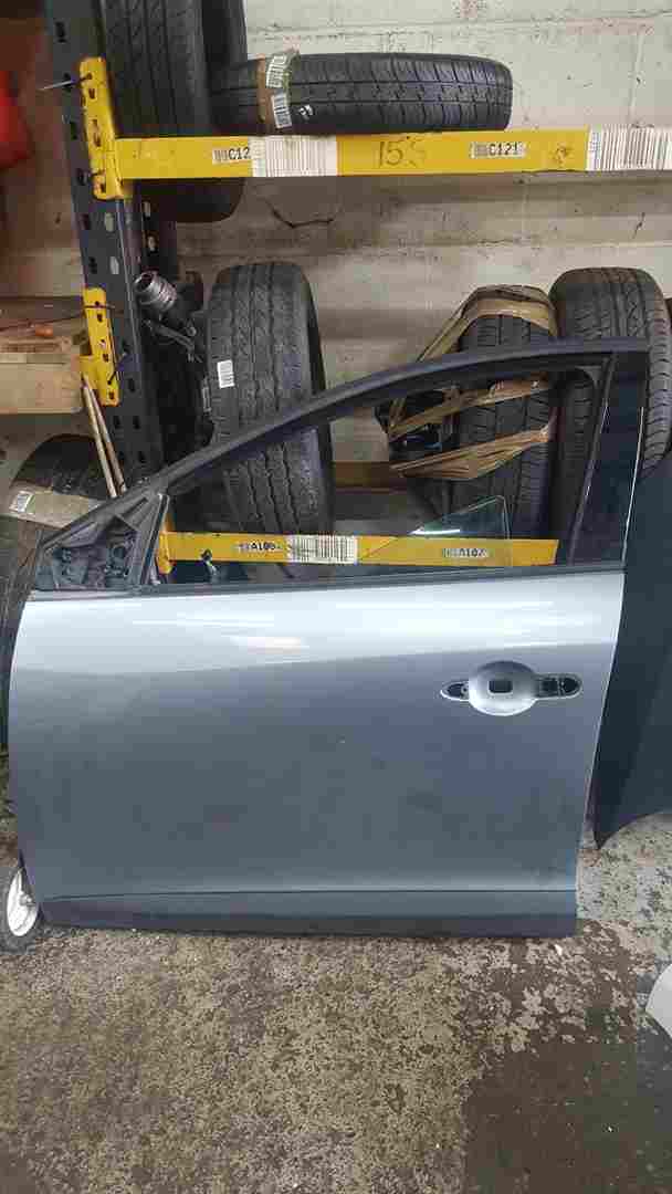 Thumb 2 Renault Megane MK3 Hatchback 2008-2014 Passenger NSF Front Door Grey Ternr 5Dr