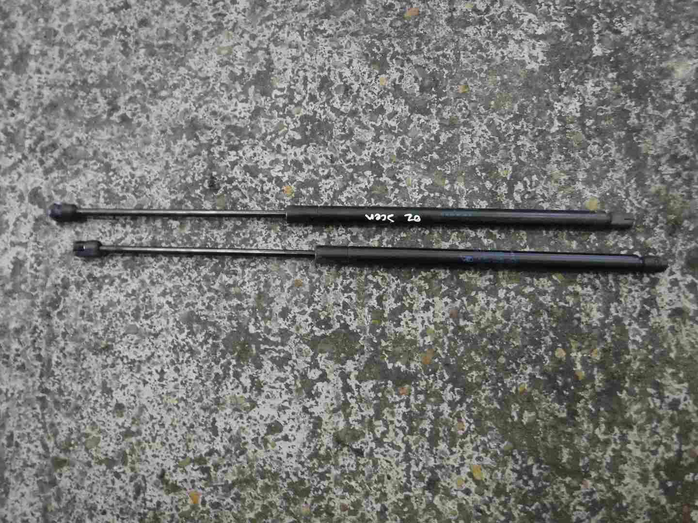 Renault Megane Scenic 1999-2003 Tailgate Boot Gas Struts Gas 7700828454