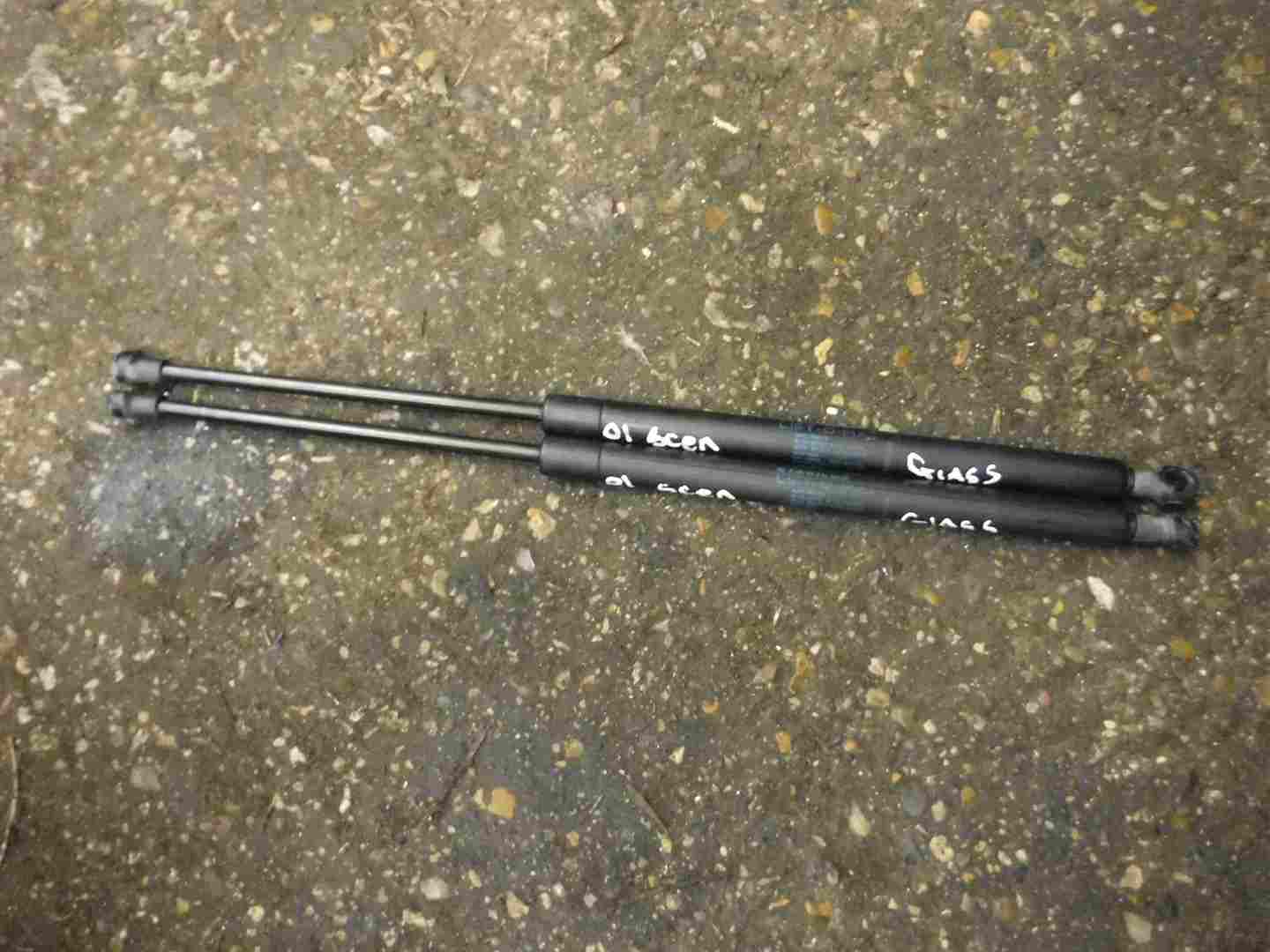 Renault Megane Scenic 1999-2003 Tailgate Boot Glass Struts Lifters Window