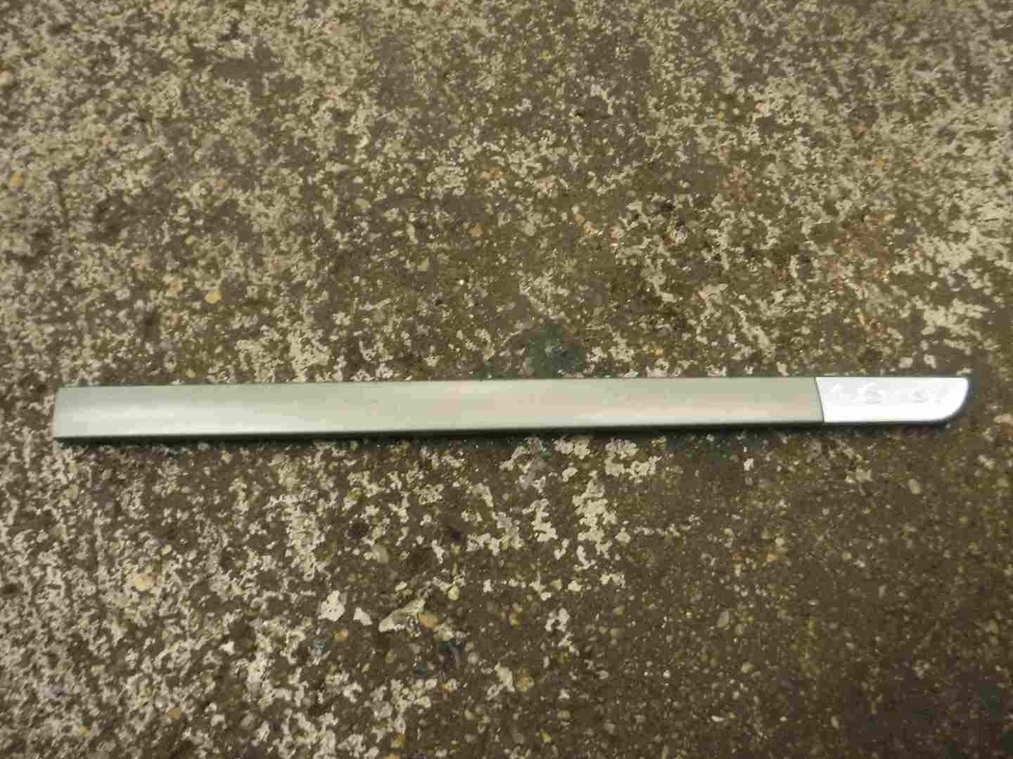 Renault Megane Scenic 2003-2009 1.6 16v Drivers OSF Front Door Moulding