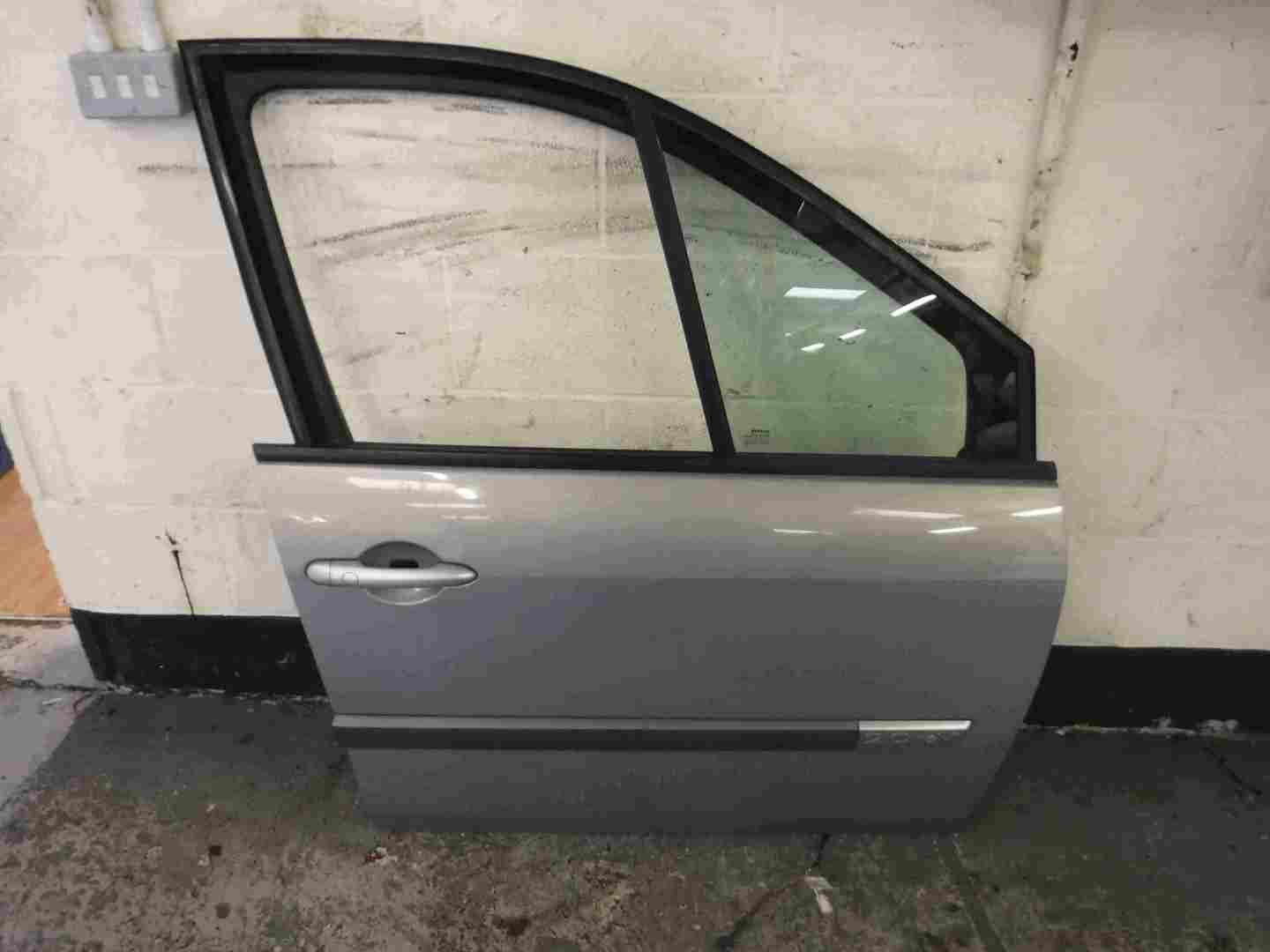 Renault Megane Scenic 2003-2009 Drivers OSF Front Door Silver TEA19