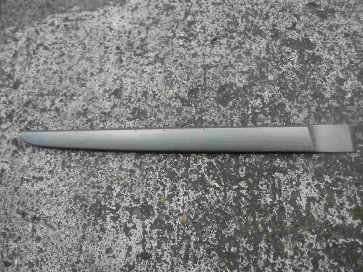 Renault Megane Scenic 2003-2009 Drivers OSR Rear Bump Trim Moulding 8200558505