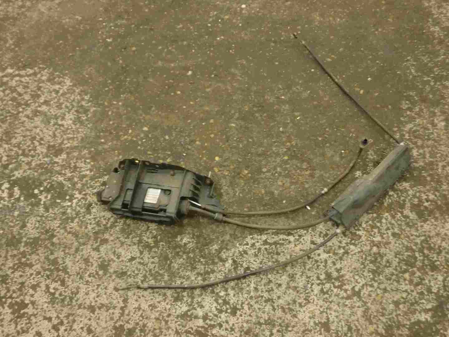 Renault Megane Scenic 2003-2009 Electronic Handbrake Motor + Cables  8200418647