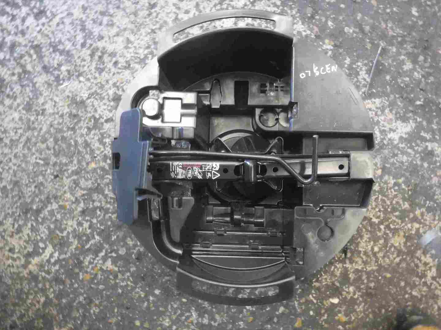 Renault Megane Scenic 2003-2009 Jack Set Wheel Brace Kit