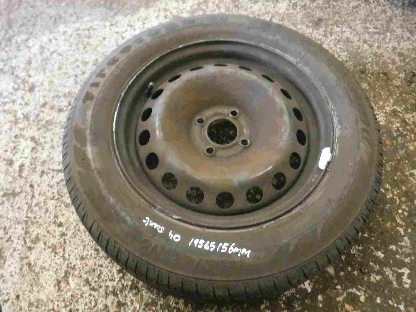 Renault Megane Scenic 2003-2009 Steel Wheel Rim + Tyre 195 65 15 6mm Tread 3/5