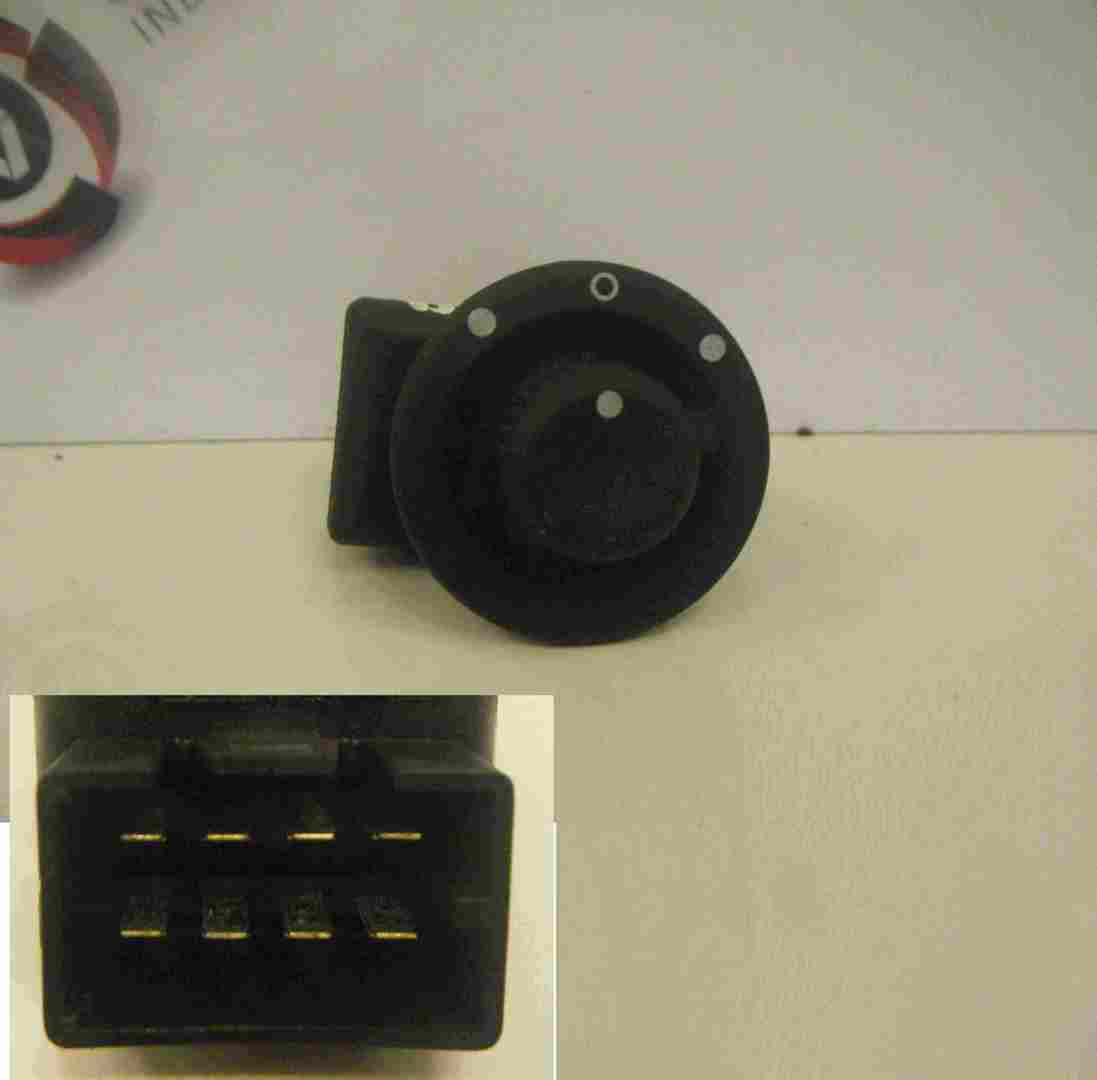Renault Megane Scenic 2003-2009 Wing Mirror Adjuster Switch  Wind 8200002442