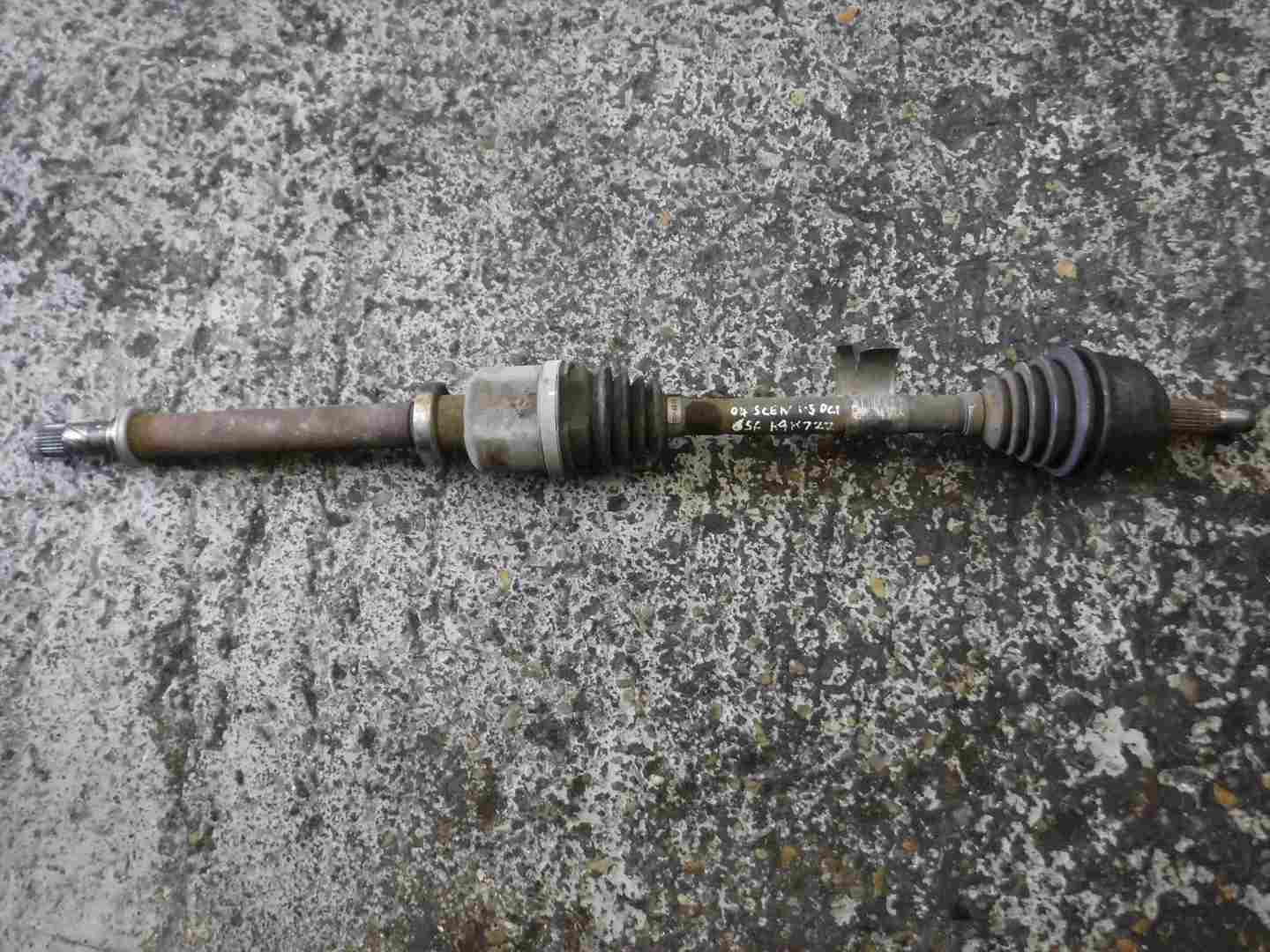 Renault Megane Scenic 2006-2009 1.5 dCi Drivers OSF Front Driveshaft 8200472158