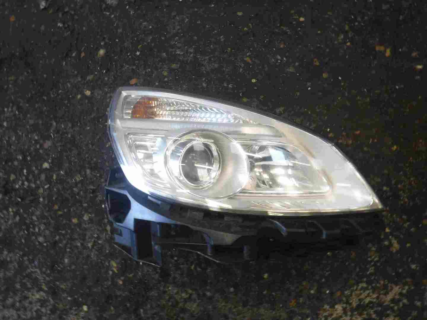 Renault Megane Scenic 2006-2009 Drivers OSF Front Head Light Lamp
