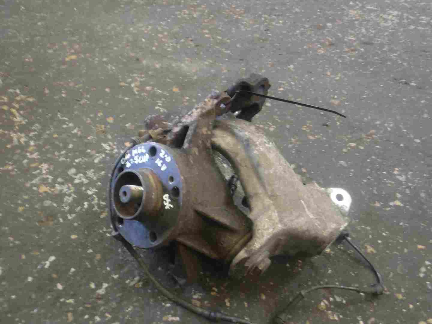 Renault Megane Sport 2002-2008 230 2.0 16v Turbo Drivers OSF Front Wheel Hub