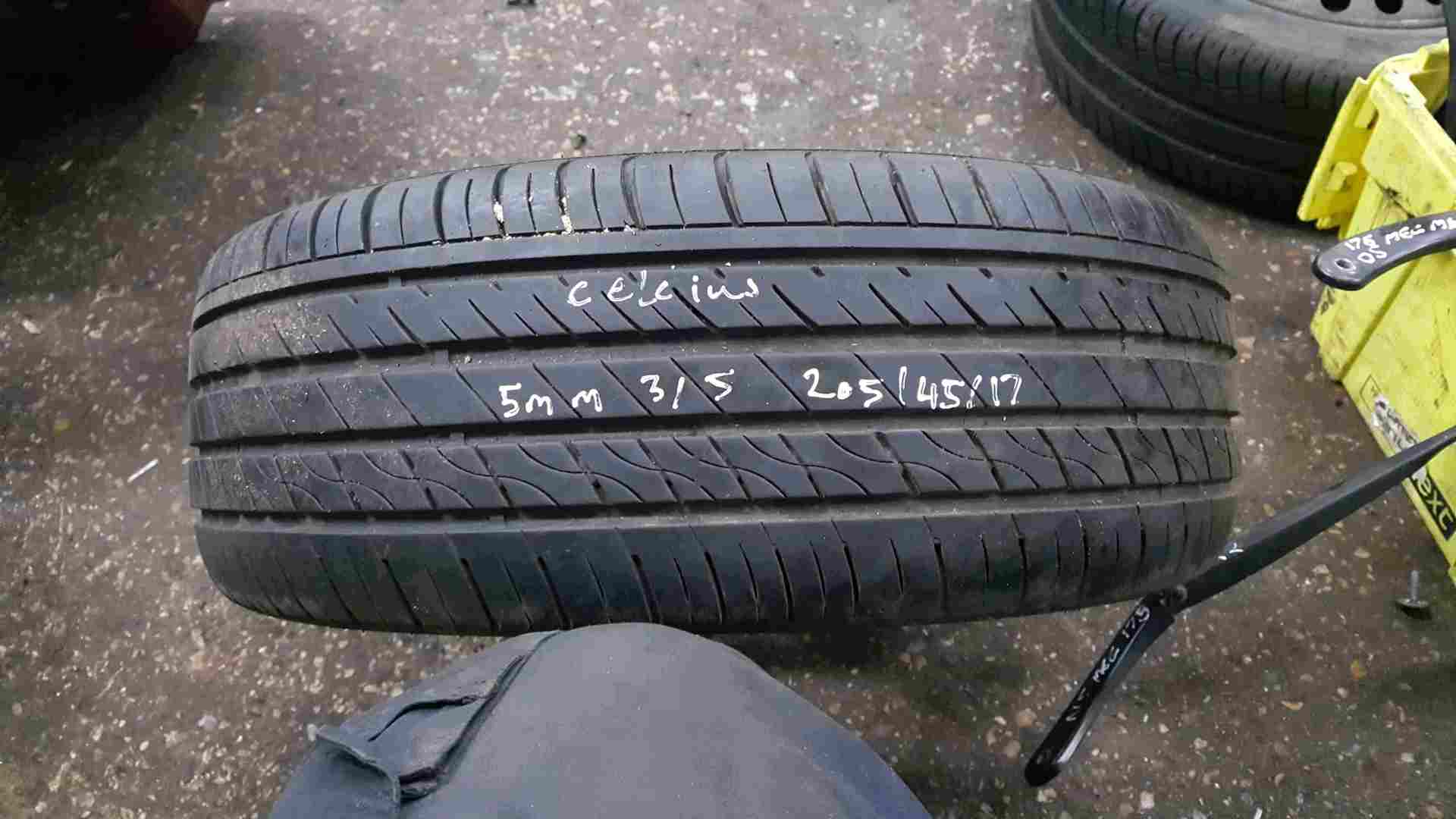 Thumb 2 Renault Megane Sport MK2 2002-2008 175 Celcius Alloy Wheel + Tyre 205 45 17 5mm