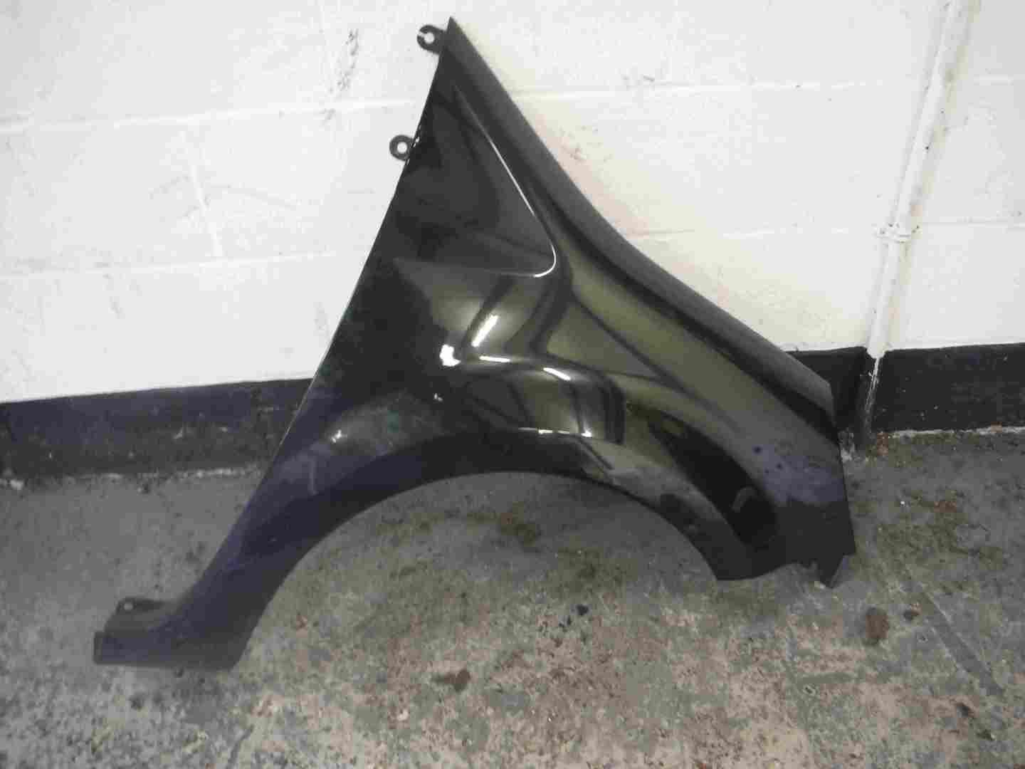 Renault Modus 2004-2006 Drivers OSF Front Wing Black 676