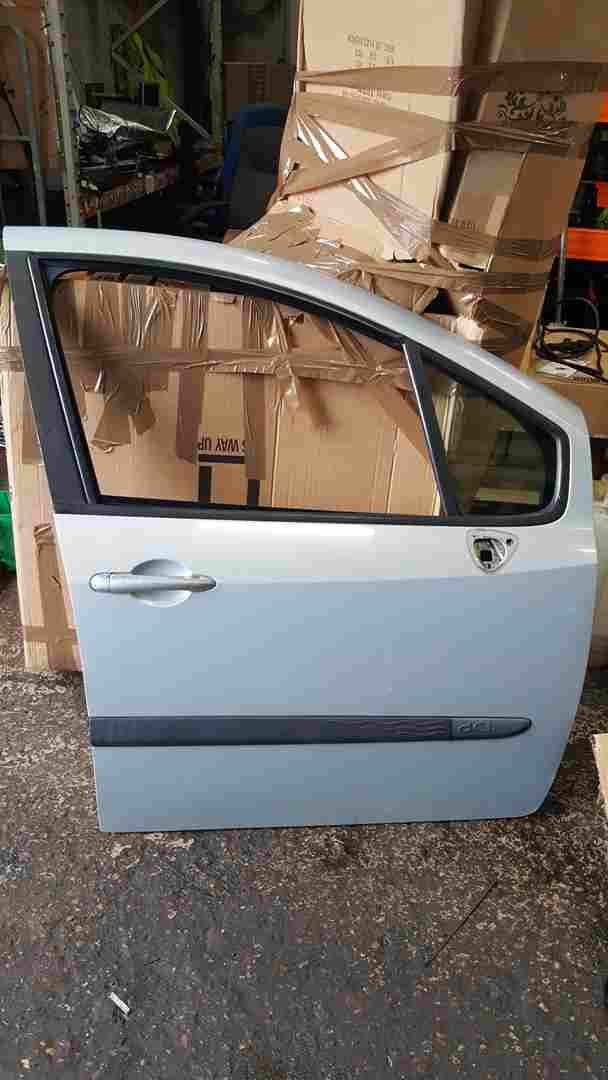 Thumb 3 Renault Modus 2004-2008 Drivers OSF Front Door Silver 632