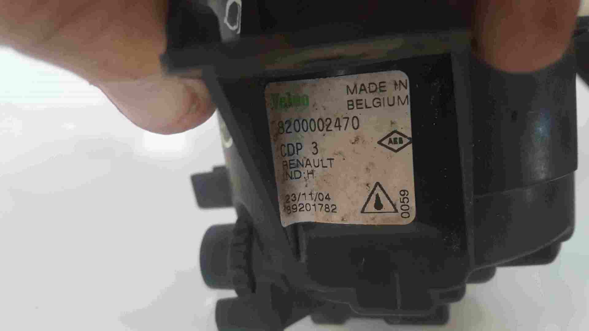 Thumb 2 Renault Modus 2004-2008 Drivers OSF Front Fog Light 8200002470