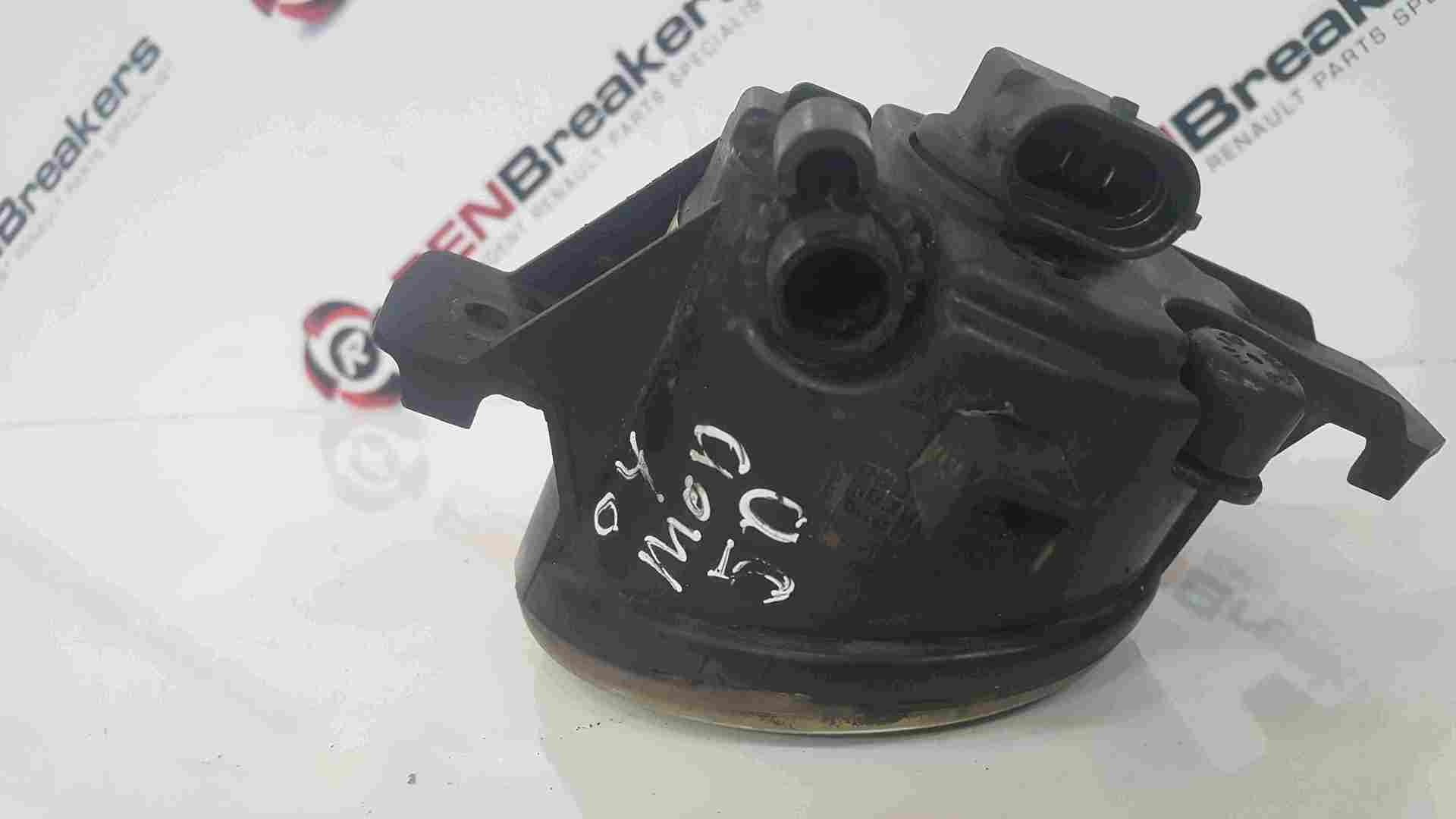 Thumb 3 Renault Modus 2004-2008 Drivers OSF Front Fog Light 8200002470