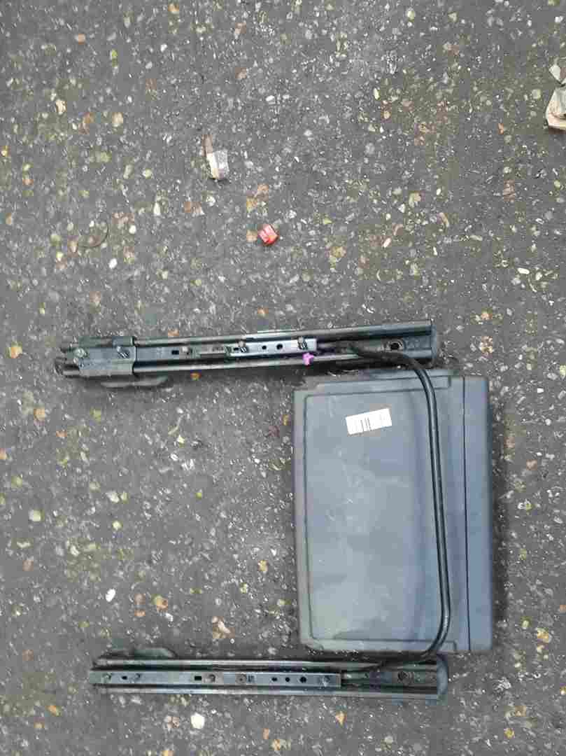Thumb 2 Renault Modus 2004-2008 Drivers OSF Front Seat Runners
