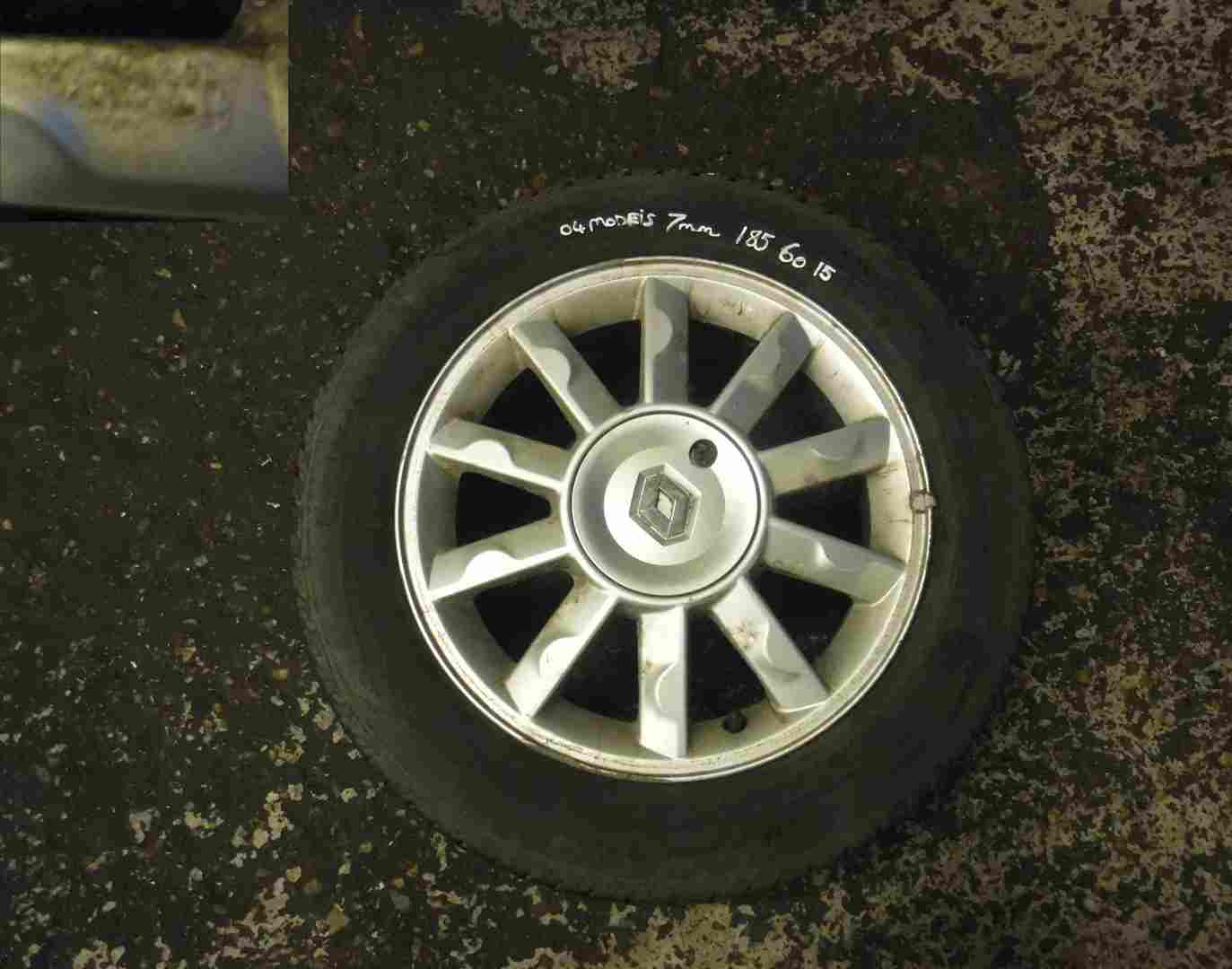 Renault Modus 2004-2008 Kimono Alloy Wheel + Tyre 185 60 15 7mm Tread 3/5