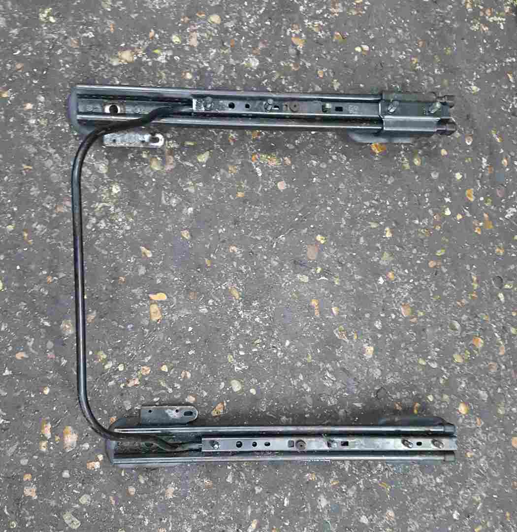 Thumb 2 Renault Modus 2004-2008 Passenger NSF Front Seat Runners