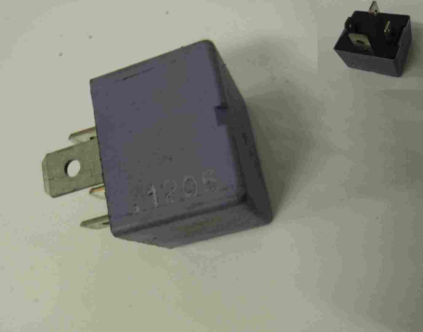 Renault Clio Laguna Megane Scenic Kangoo Purple Relay 03525
