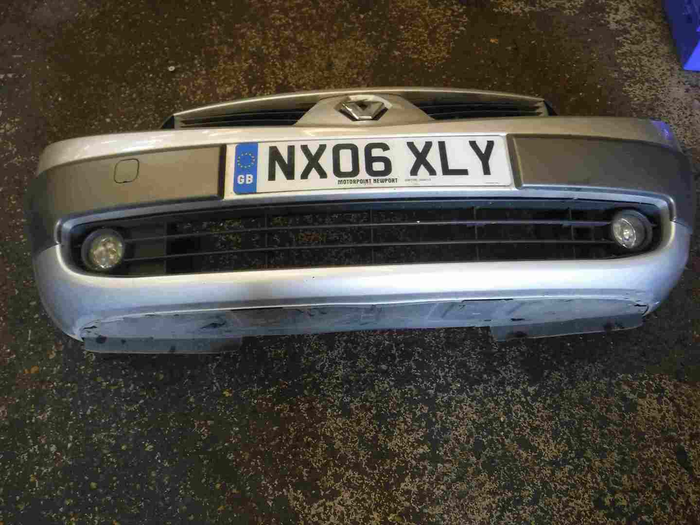 Renault Scenic 2003-2006 Front Bumper Silver TED69