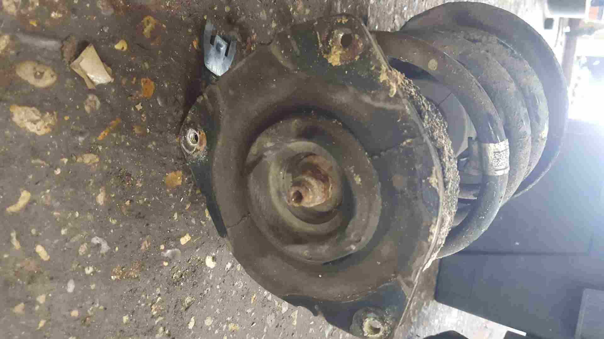 Thumb 3 Renault Scenic 2003-2009 1.9 DCI Drivers OSF Strut Spring Shock Suspension