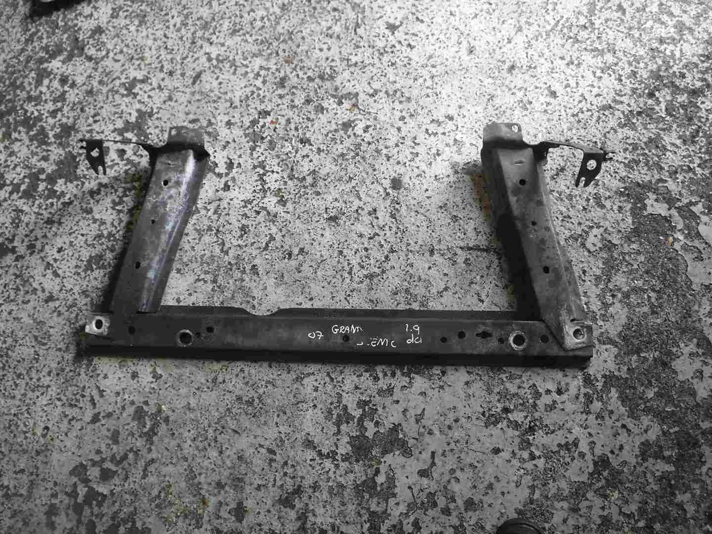 Renault Scenic 2003-2009 1.9 dCi Lower Subframe Cross Member Radiator Support