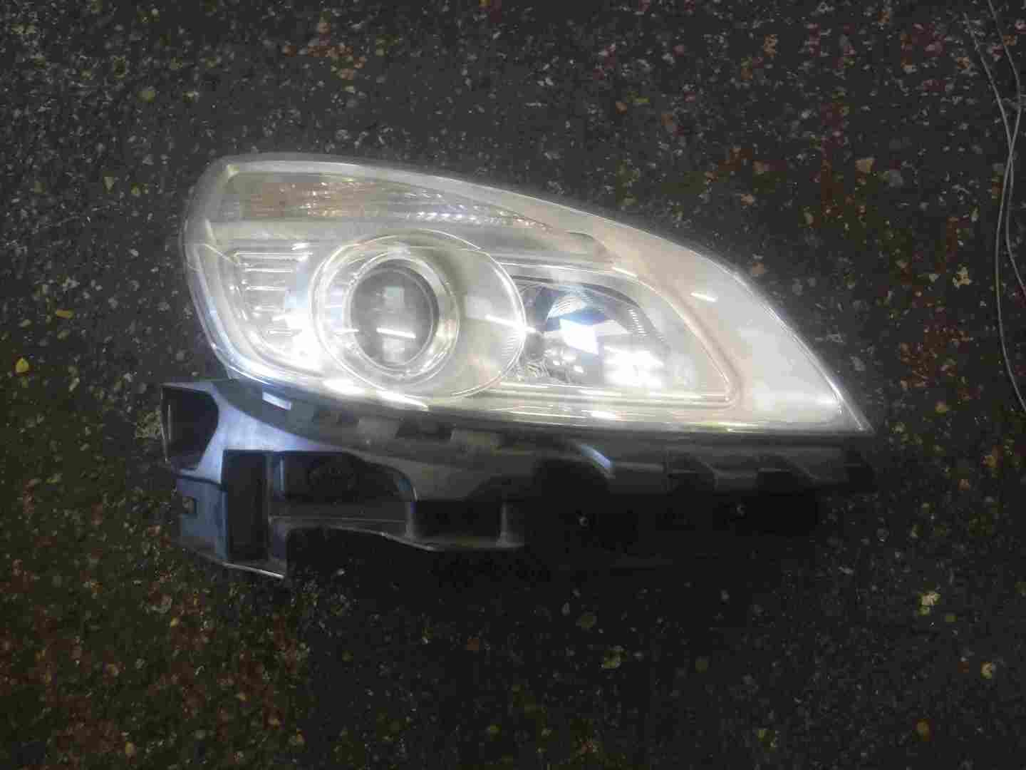 Renault Scenic 2006-2009 Drivers OSF Front Headlight Facelift Cloudy