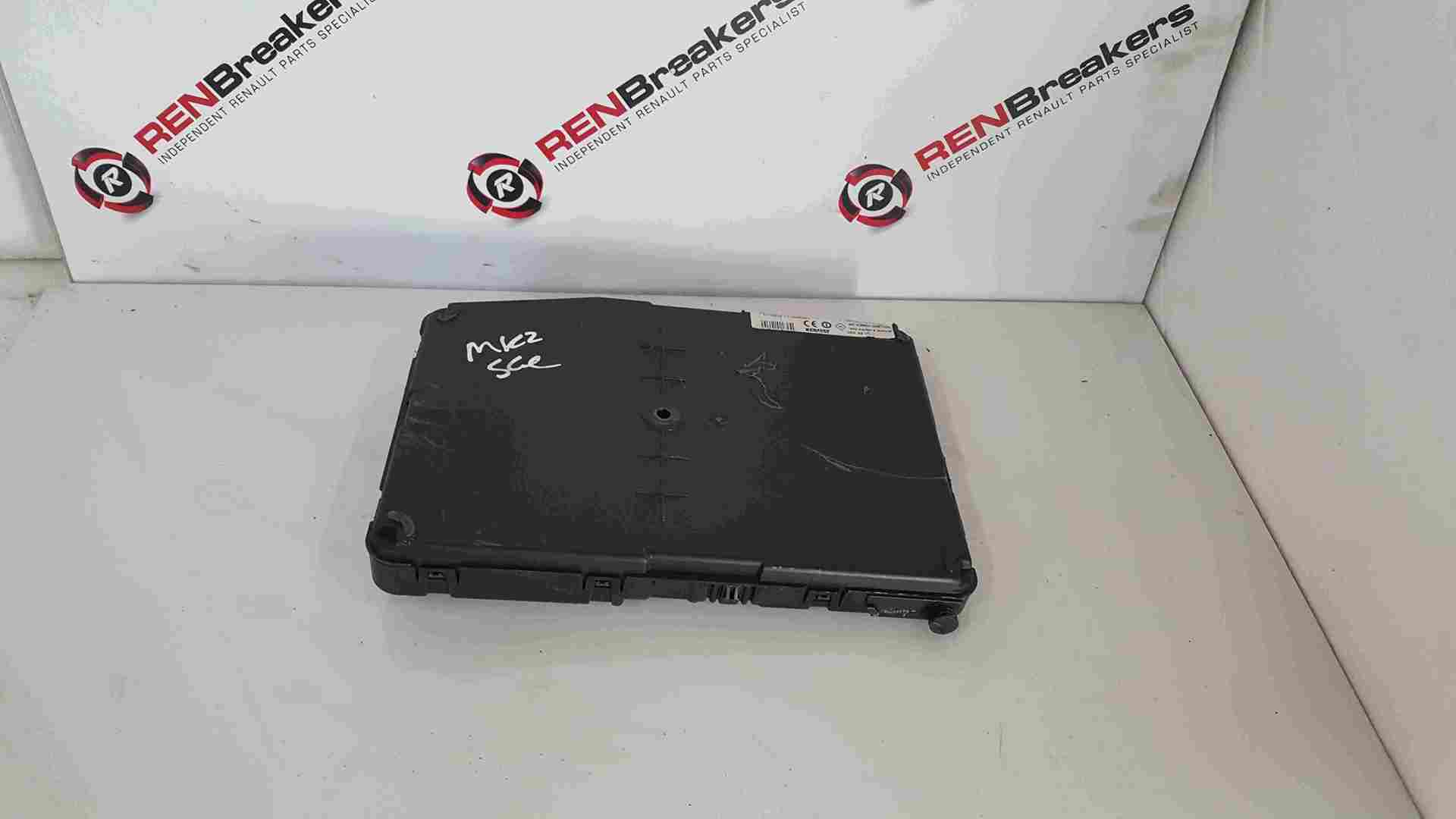 Thumb 3 Renault Scenic + Megane MK2 2003-2009 UCH BCM Fuse Box 8200780028
