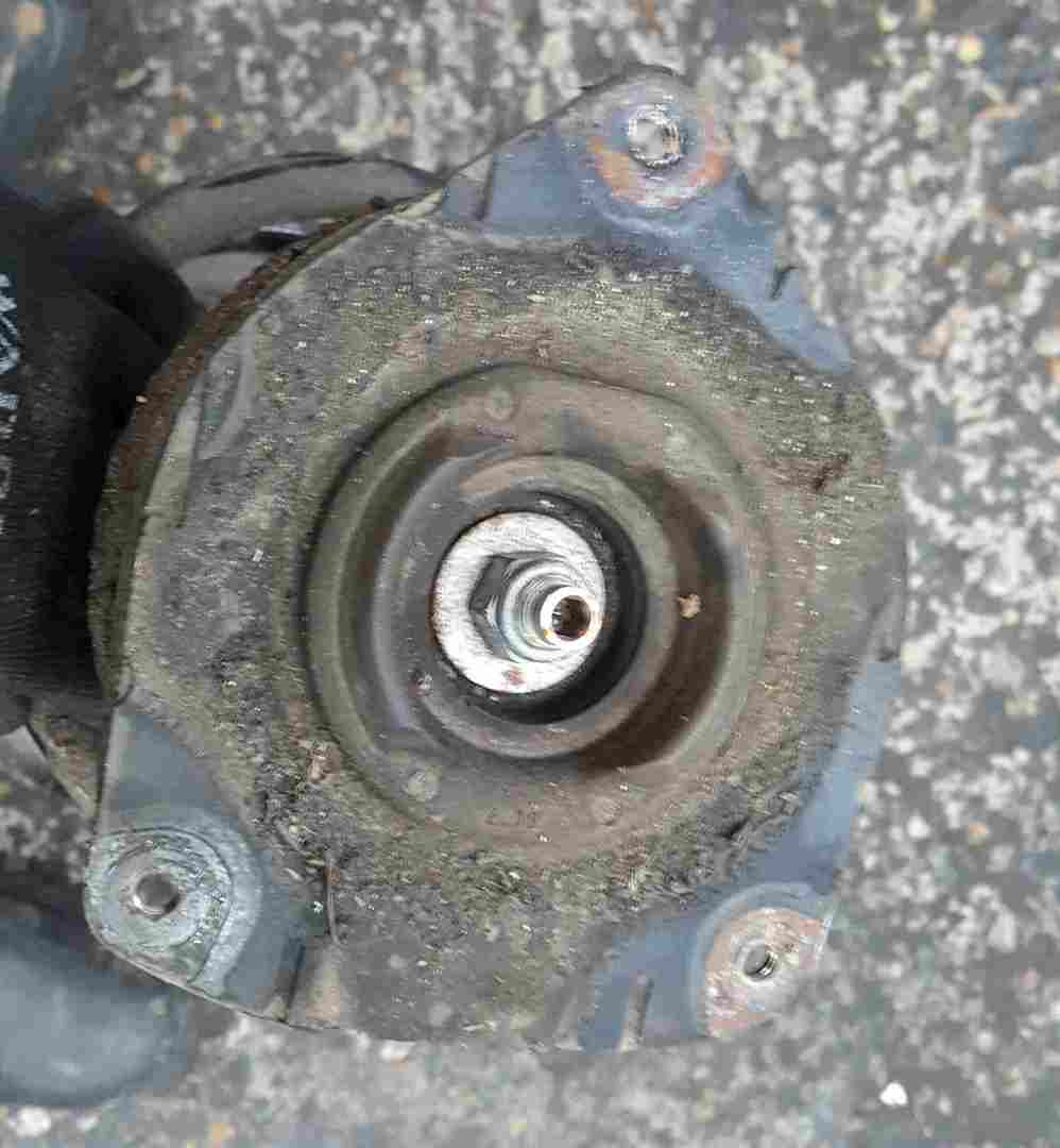 Renault Scenic MK3 2009-2013 1.9 DCi Drivers OSF Front Spring Suspension Leg
