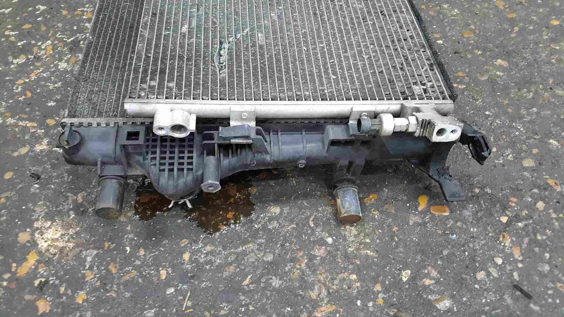 Thumb 2 Renault Scenic MK3 2009-2013 1.9 Dci Radiator Rad Pack