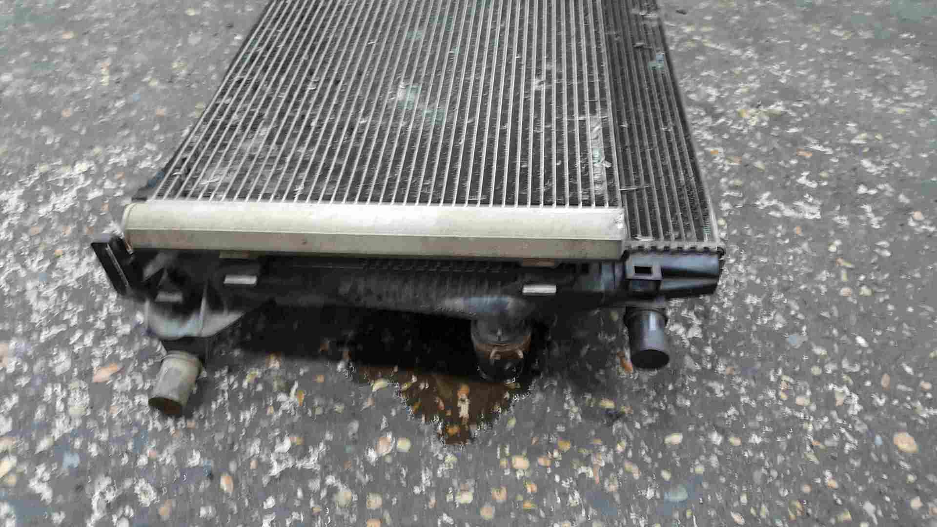 Thumb 3 Renault Scenic MK3 2009-2013 1.9 Dci Radiator Rad Pack