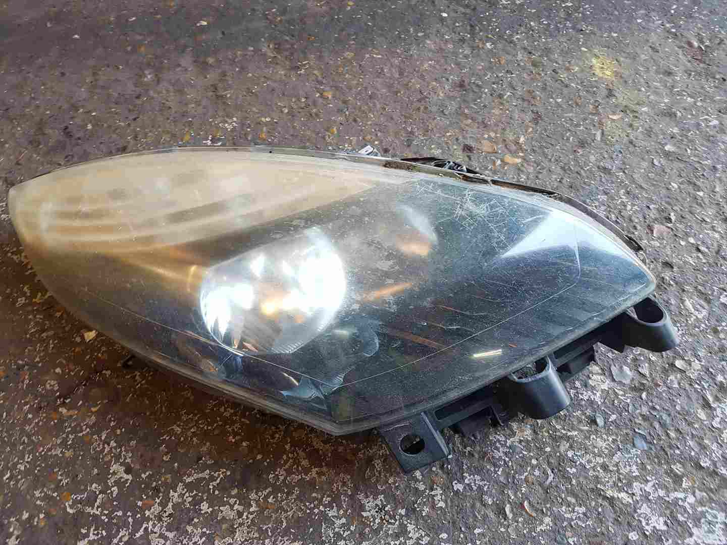 Thumb 6 Renault Scenic MK3 2009-2013 Drivers OSF Front Headlight Cloudy 260100024R